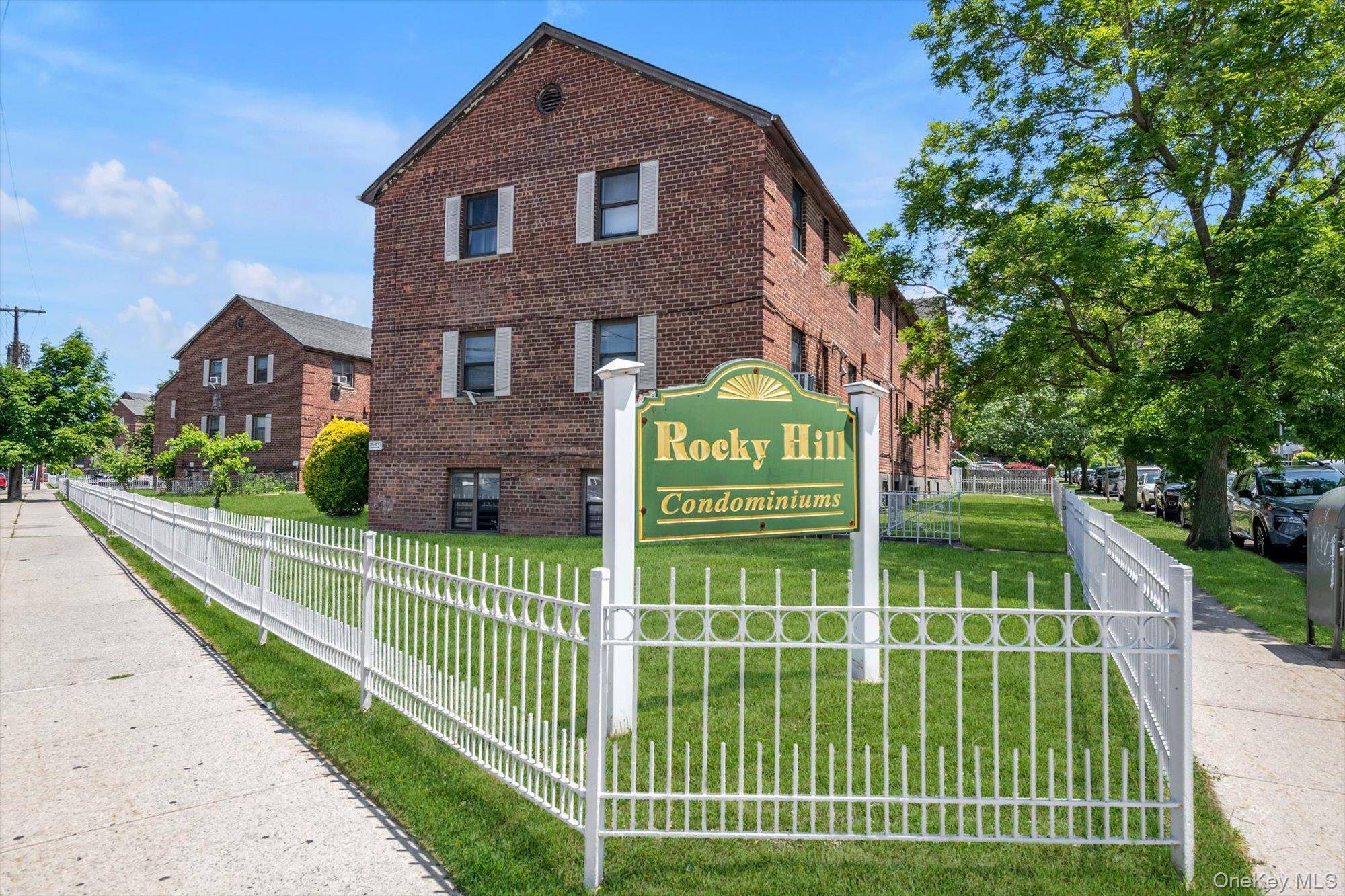 20106 Rocky Hill RD #6G2, Bayside, NY 11361