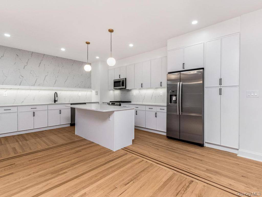 43 Calton RD #2J, New Rochelle, NY 10804