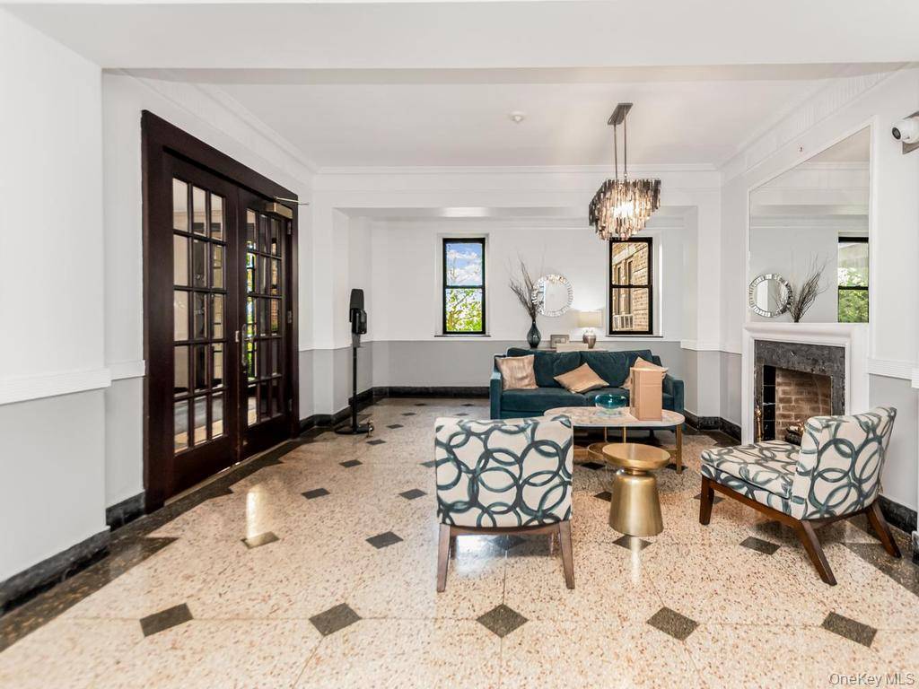 43 Calton RD #2J, New Rochelle, NY 10804