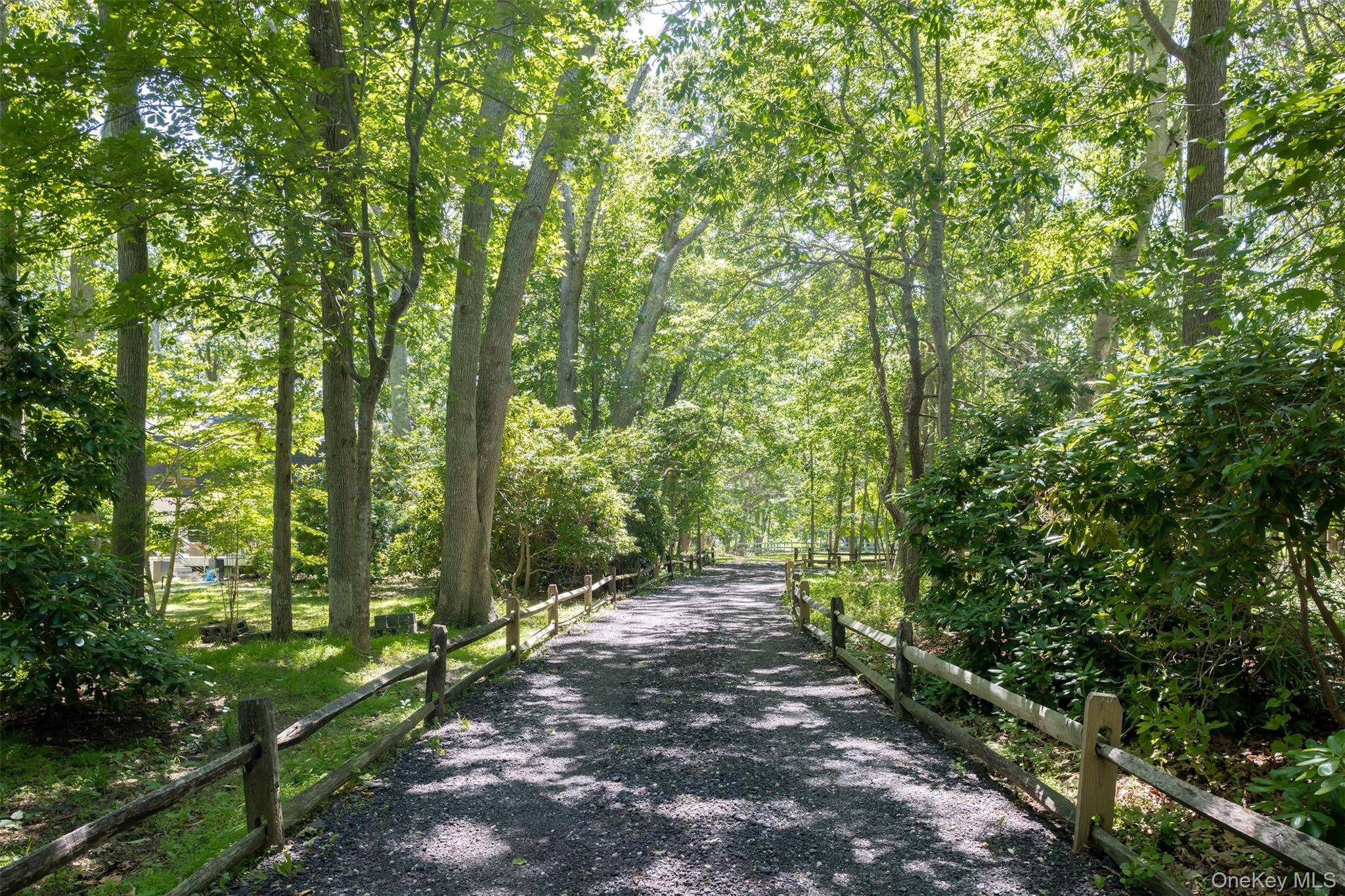 2700 Harbor LN, Cutchogue, NY 11935