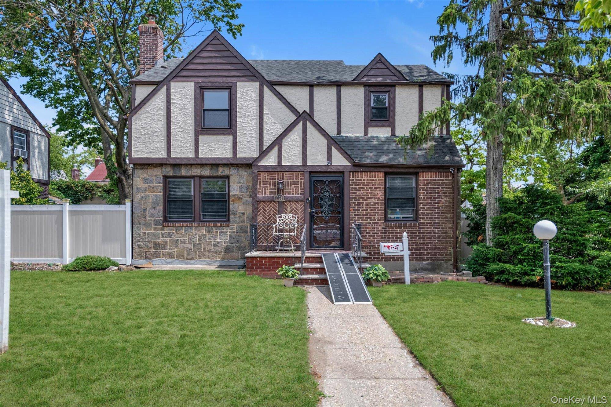 117-47 221st ST, Cambria Heights, NY 11411