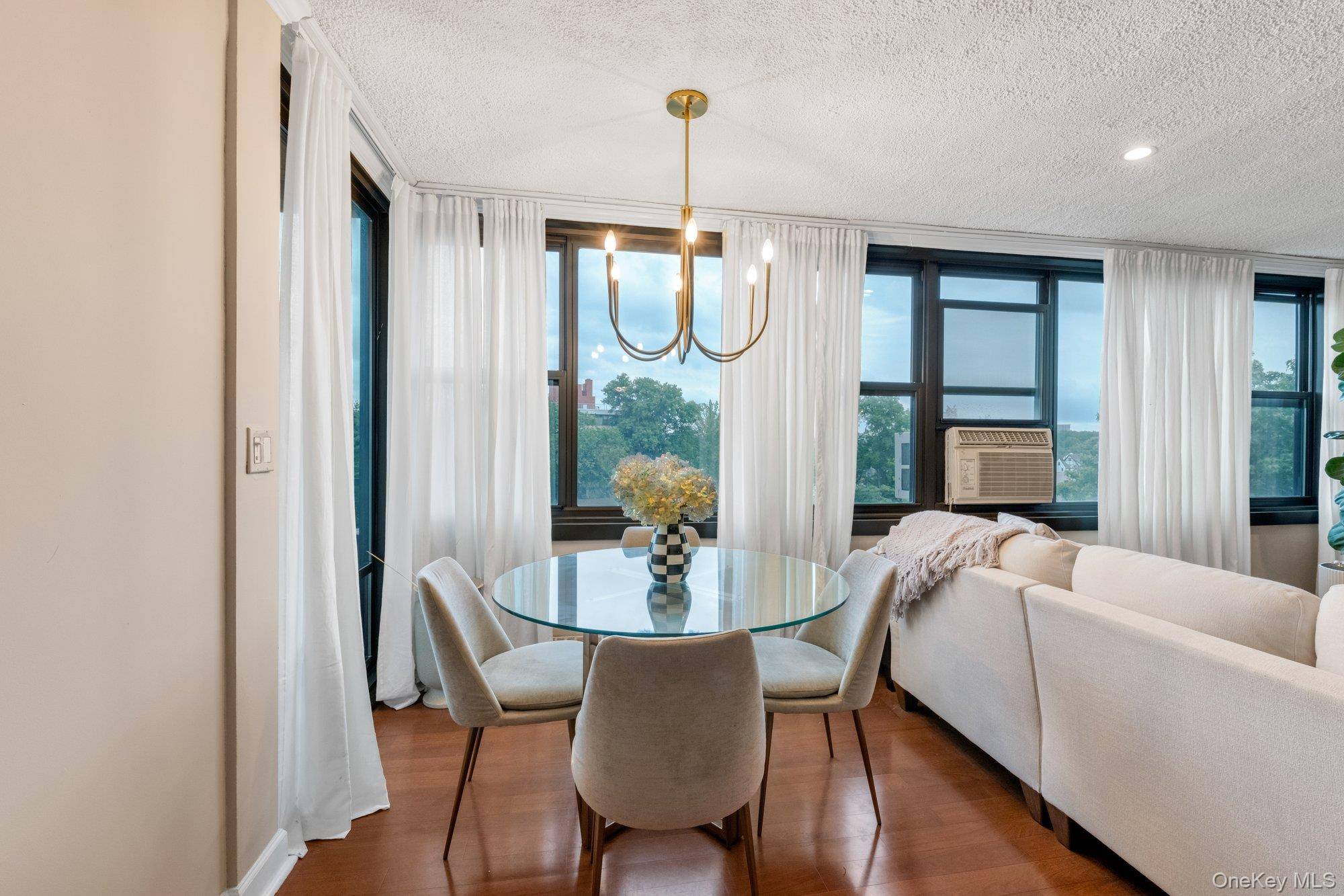10-24 166 St. ST #7C, Beechhurst, NY 11357