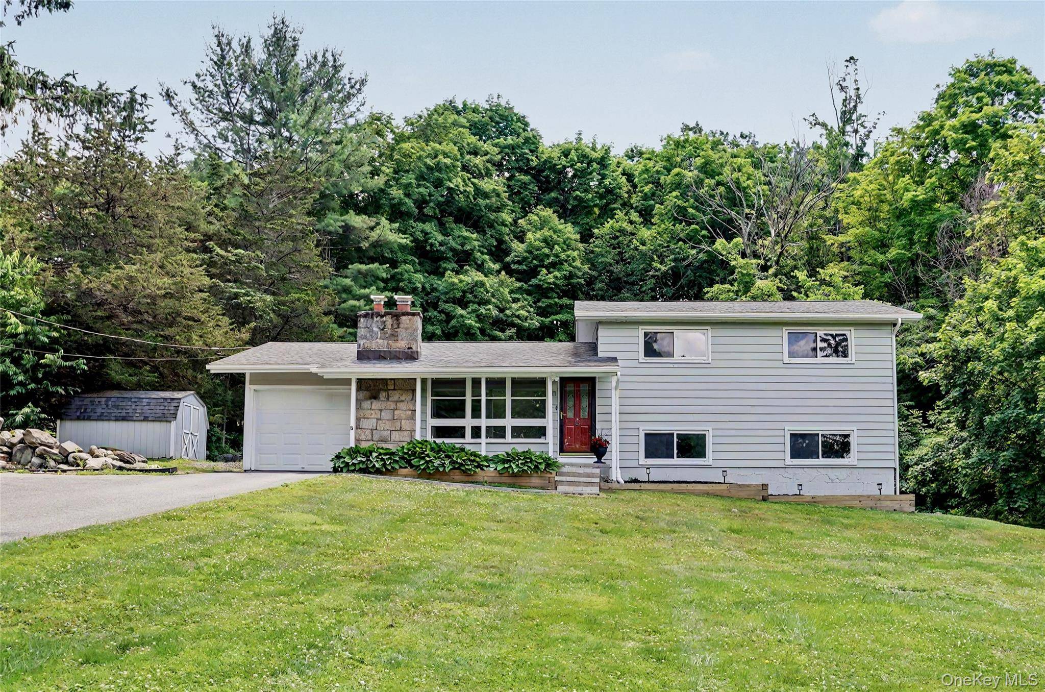 11 Leona DR, Brewster, NY 10509