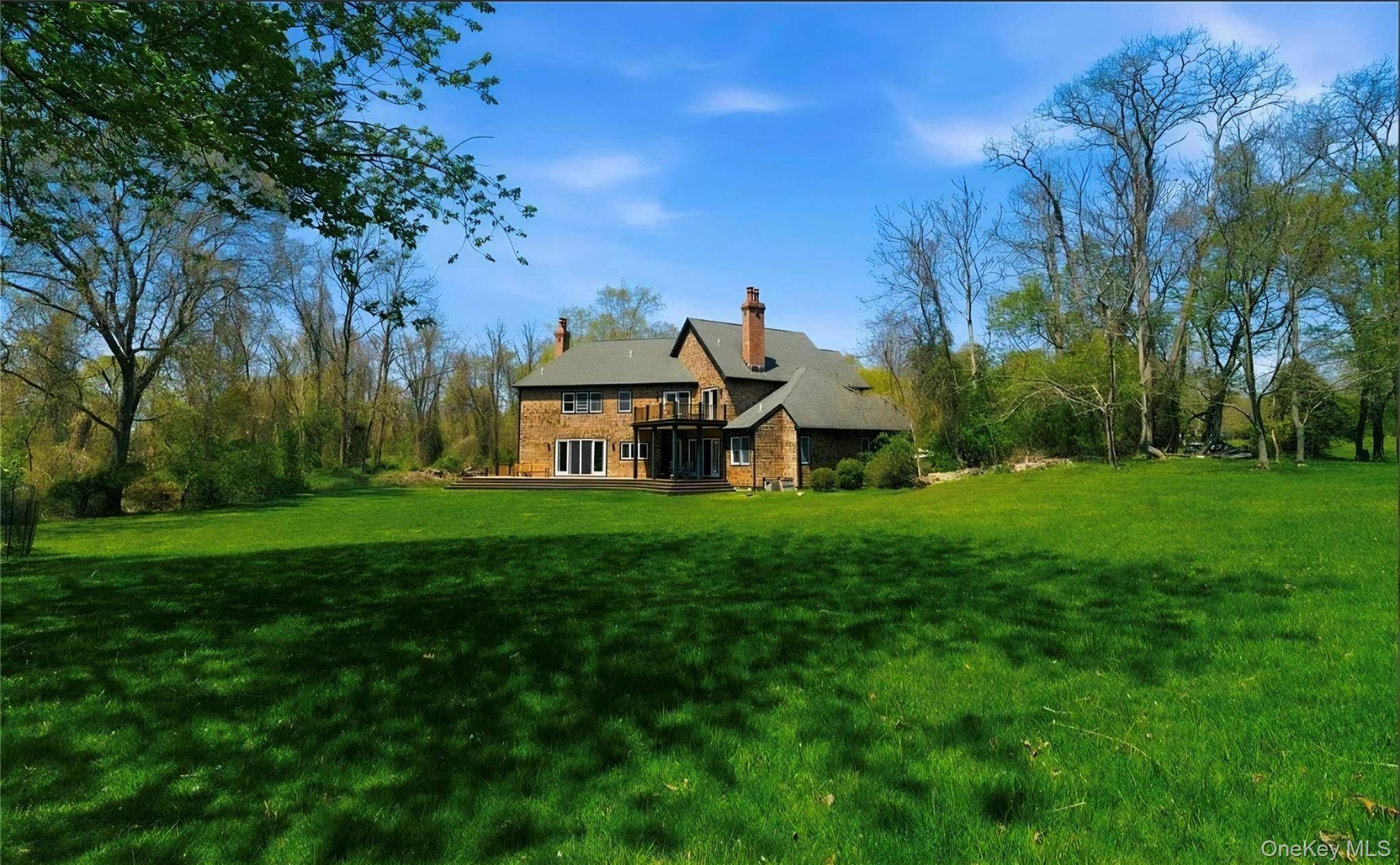 9 Locust Woods DR, Shelter Island, NY 11964