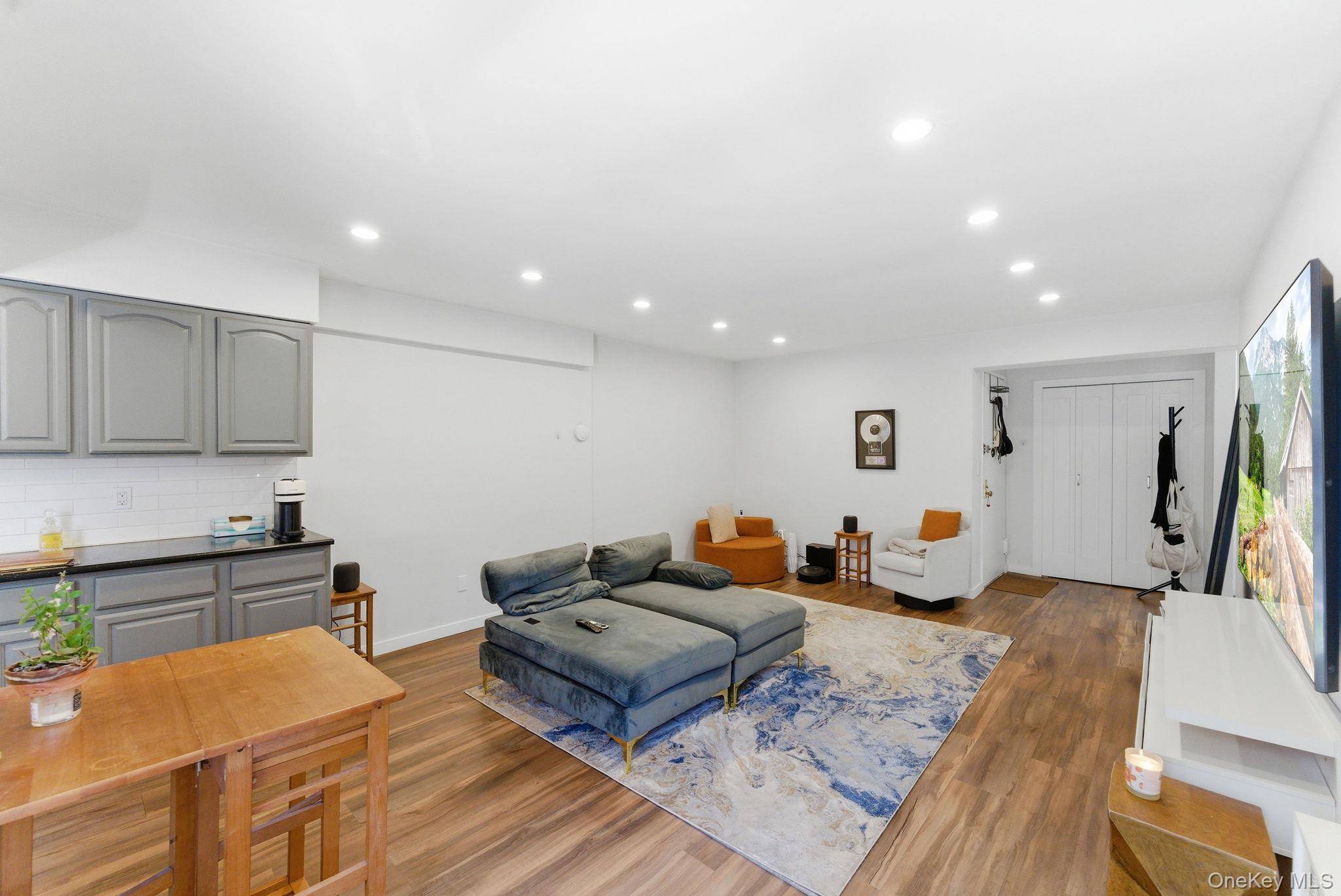 250 N Broadway #5B, Yonkers, NY 10701