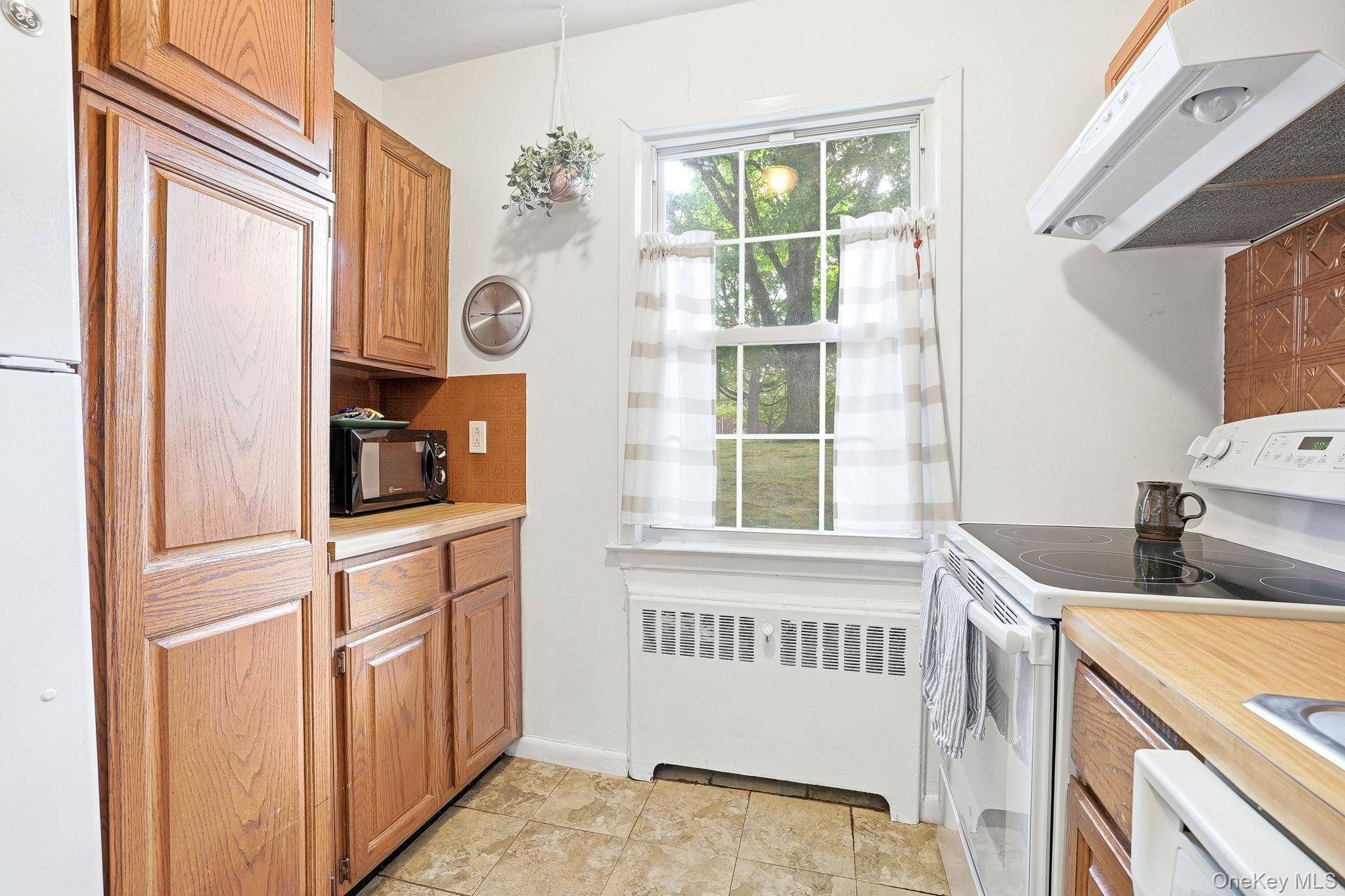 182 Pinewood RD #25, Hartsdale, NY 10530