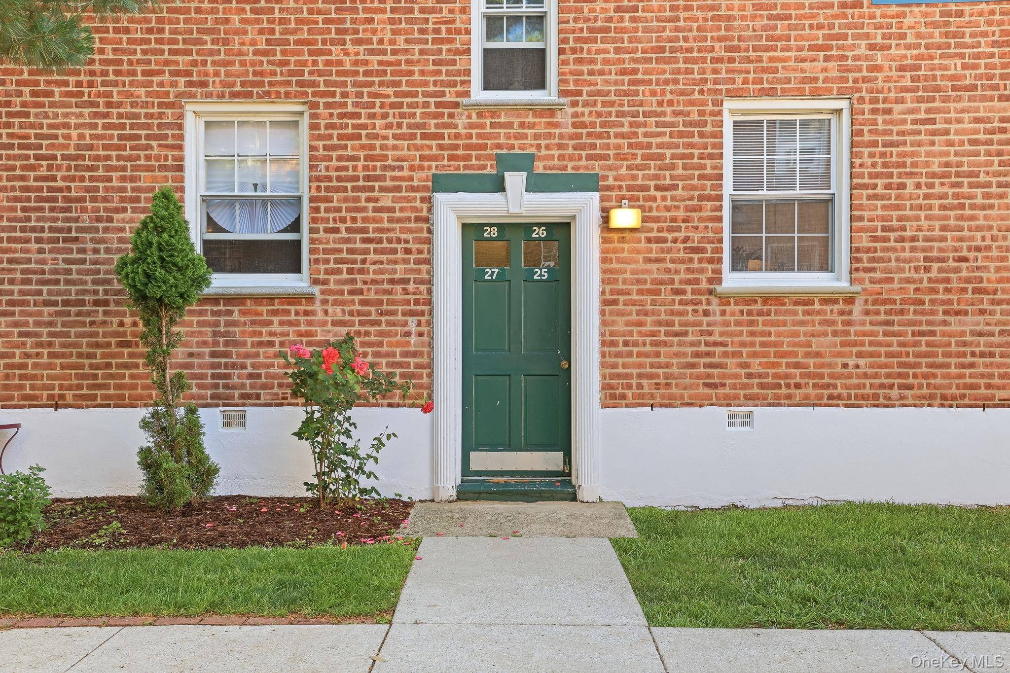 182 Pinewood RD #25, Hartsdale, NY 10530