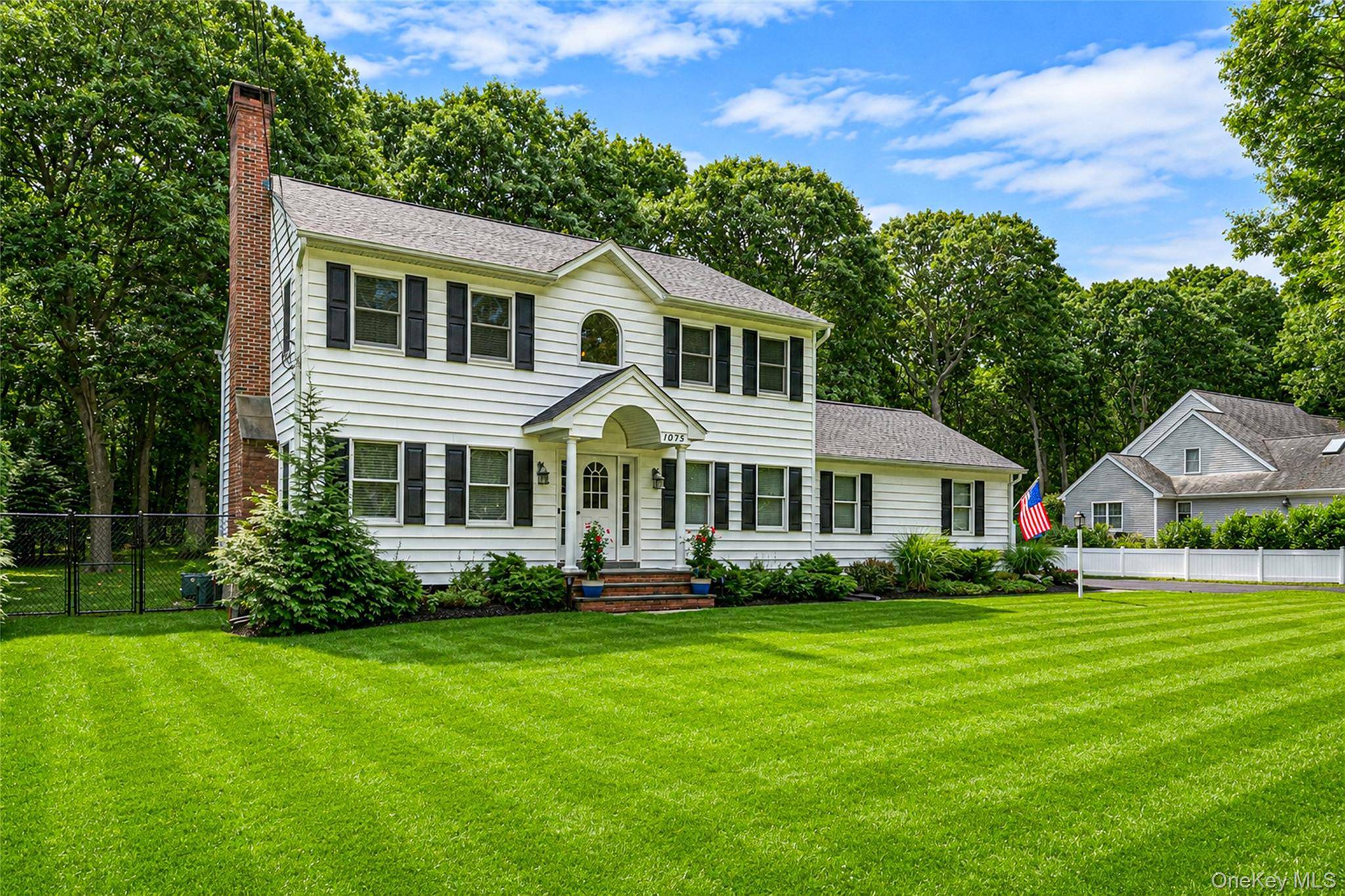 1075 Ships DR, Southold, NY 11971