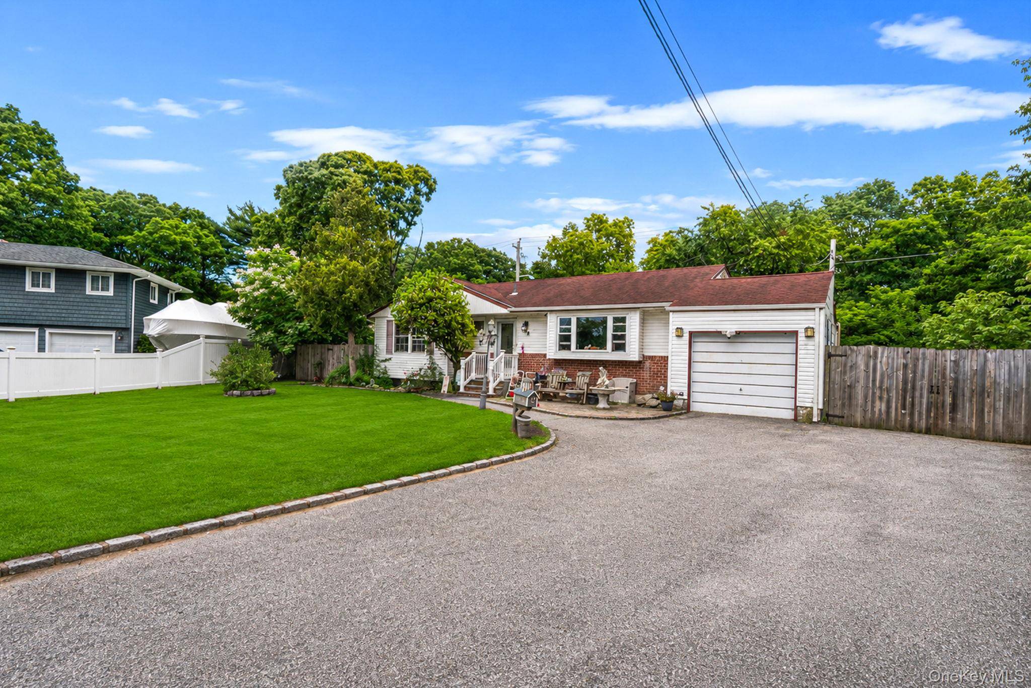 14 Urn CT, Brentwood, NY 11717
