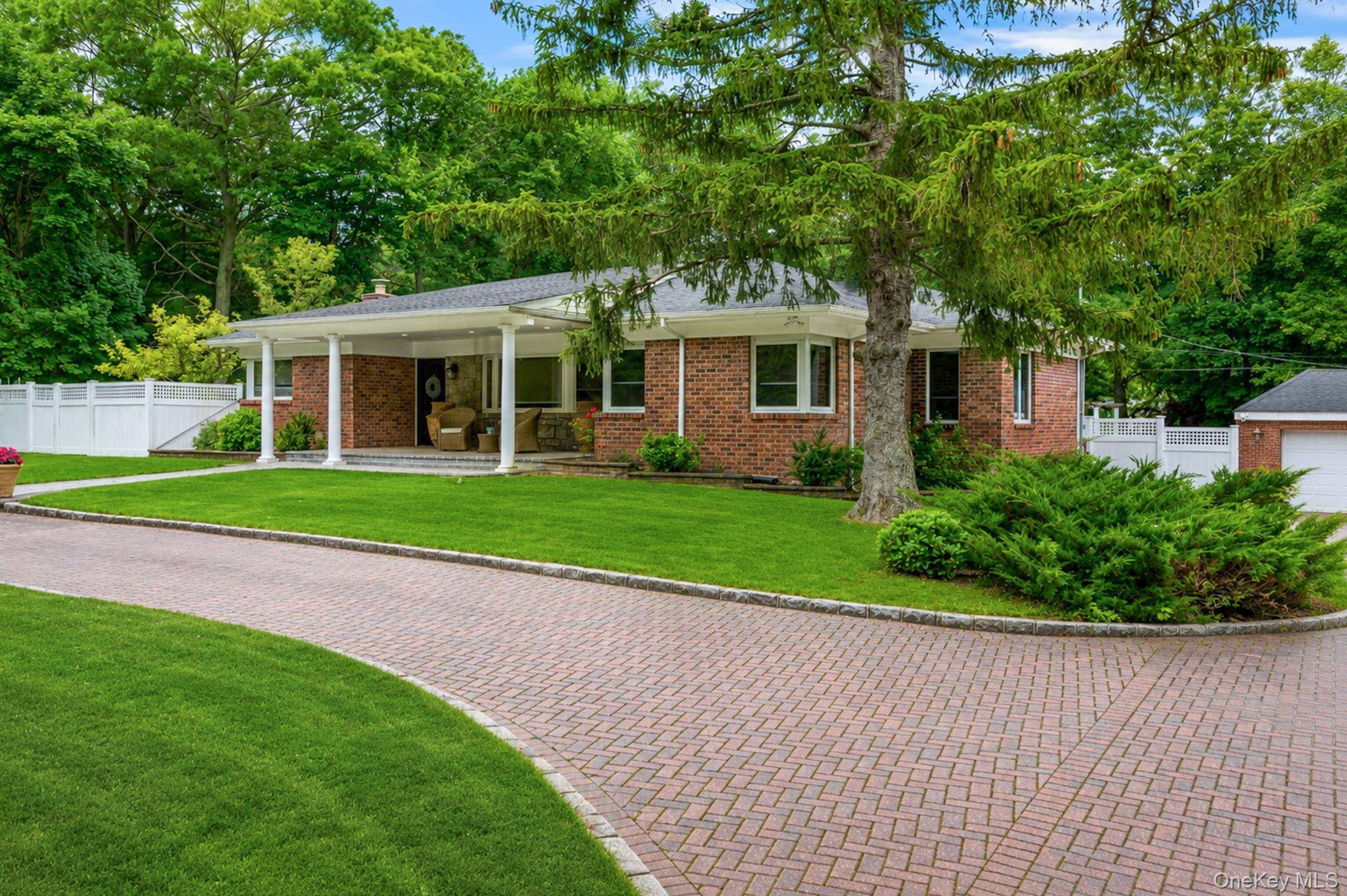 199 Dix Hills RD, Dix Hills, NY 11746