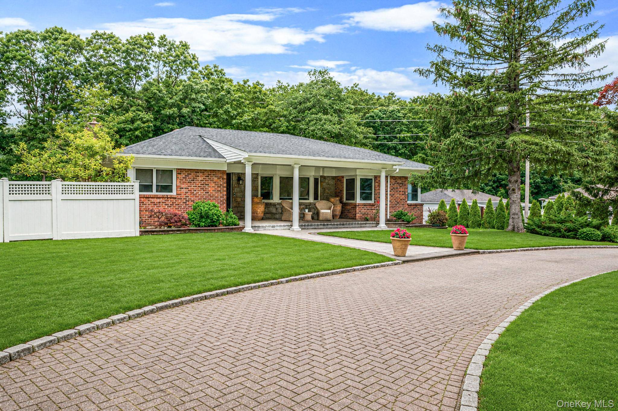 199 Dix Hills RD, Dix Hills, NY 11746