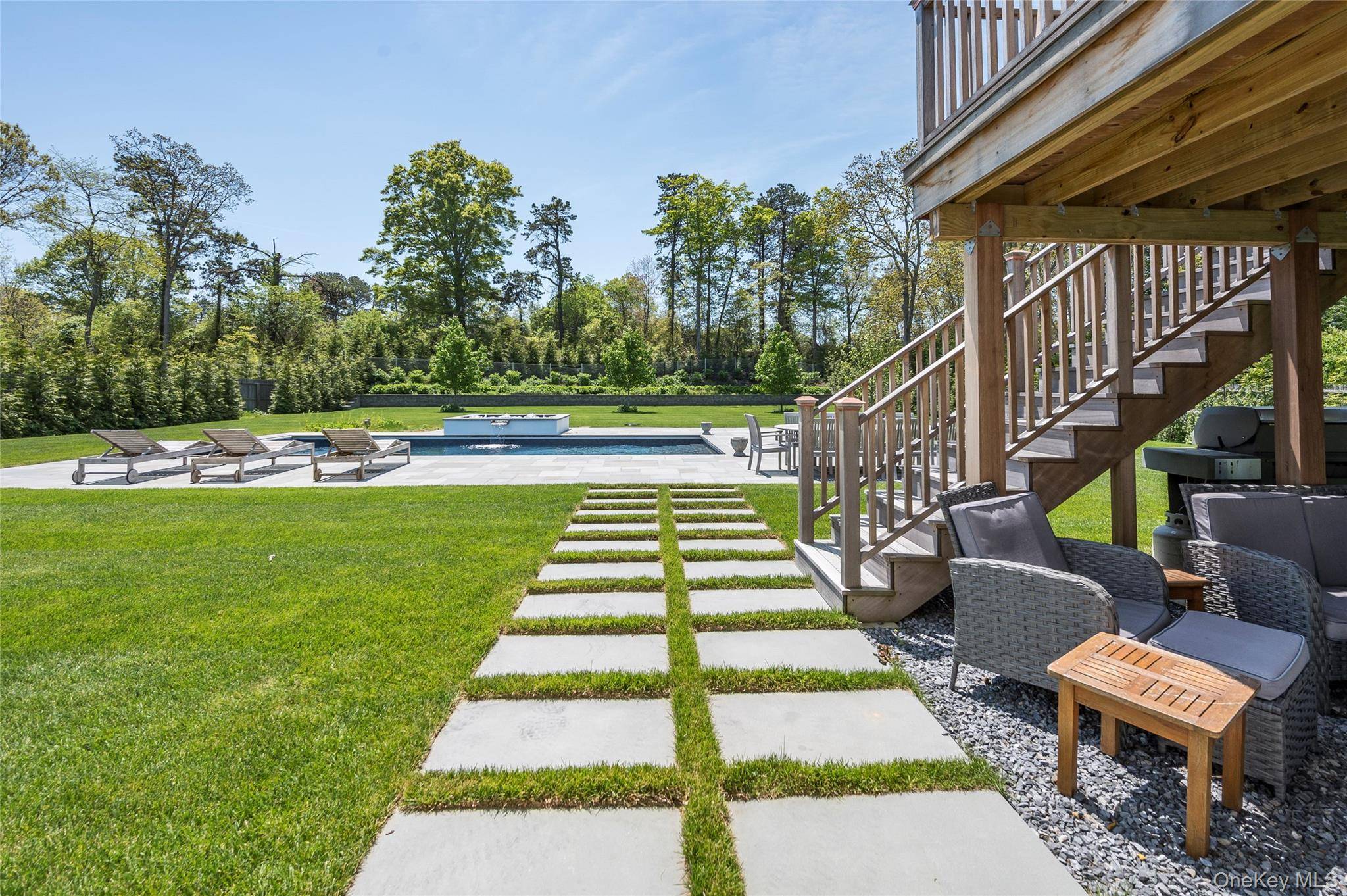 78 North RD #B, Hampton Bays, NY 11946