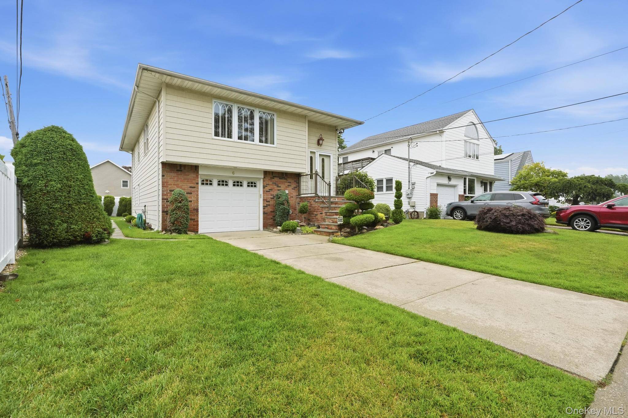 6 N Park DR, Massapequa, NY 11758
