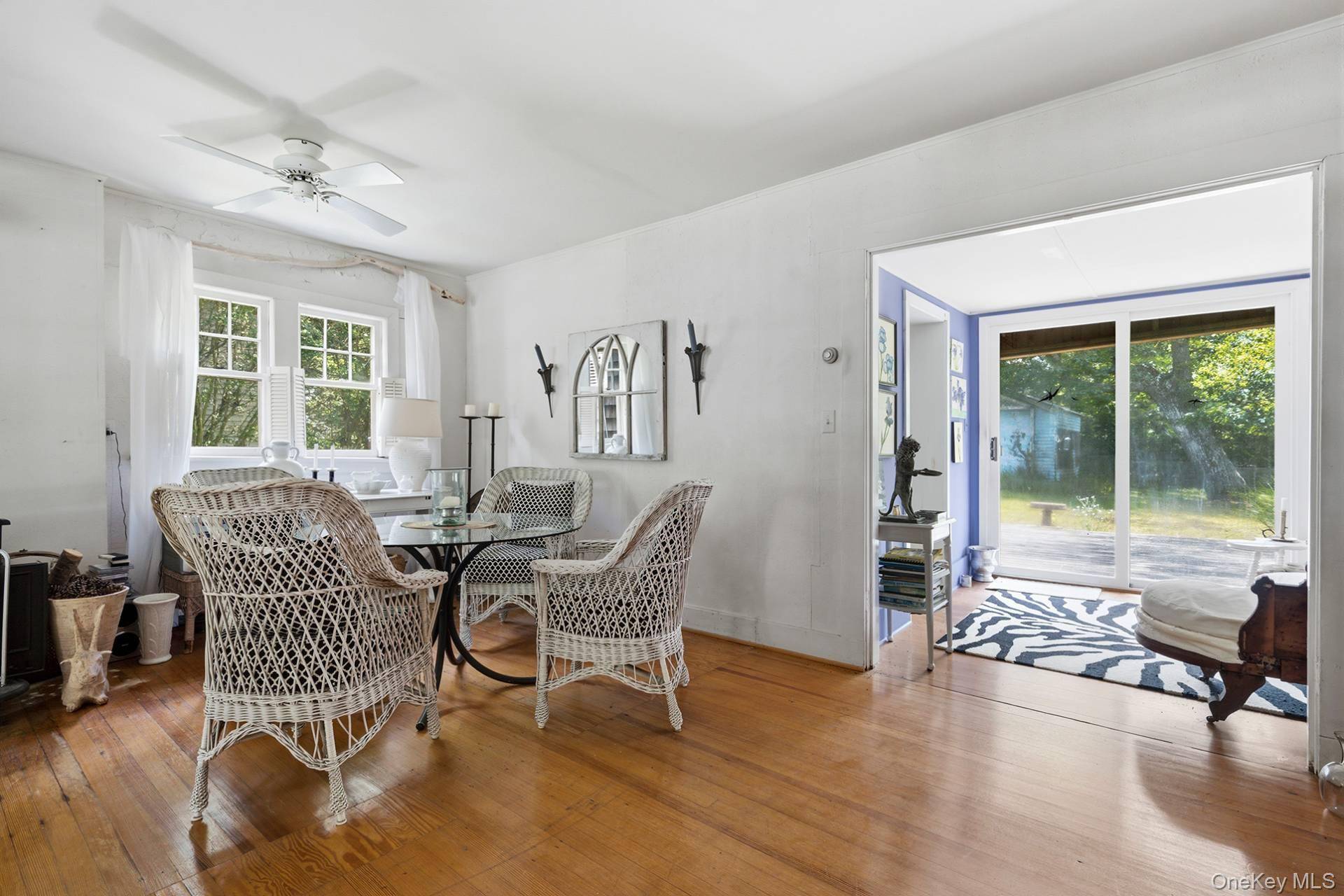 30 Edgemere DR, Southampton, NY 11968