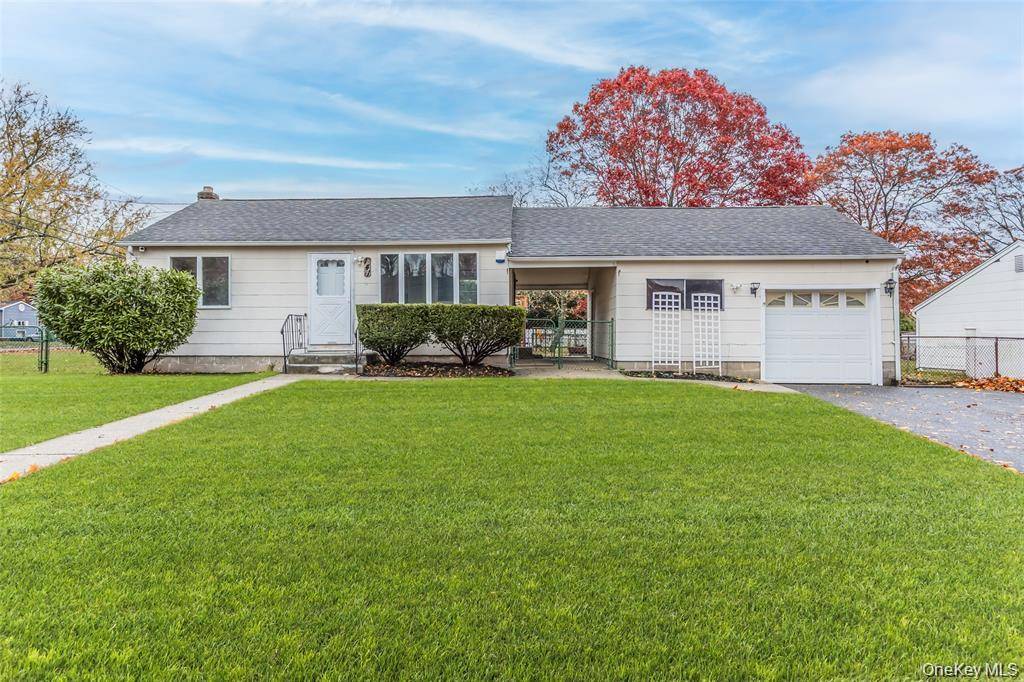 141 Wendy DR, Holtsville, NY 11742