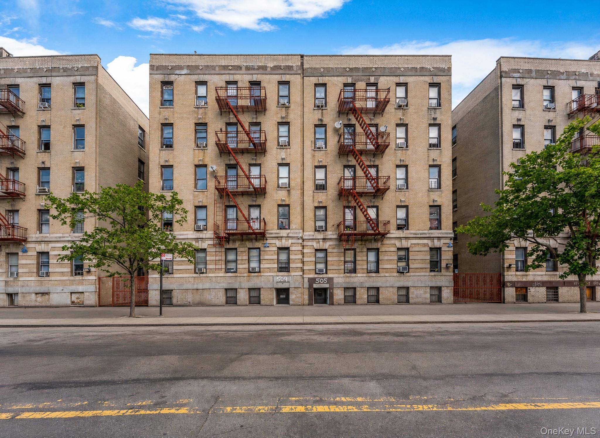 505 W 183rd ST, New York (manhattan), NY 10033