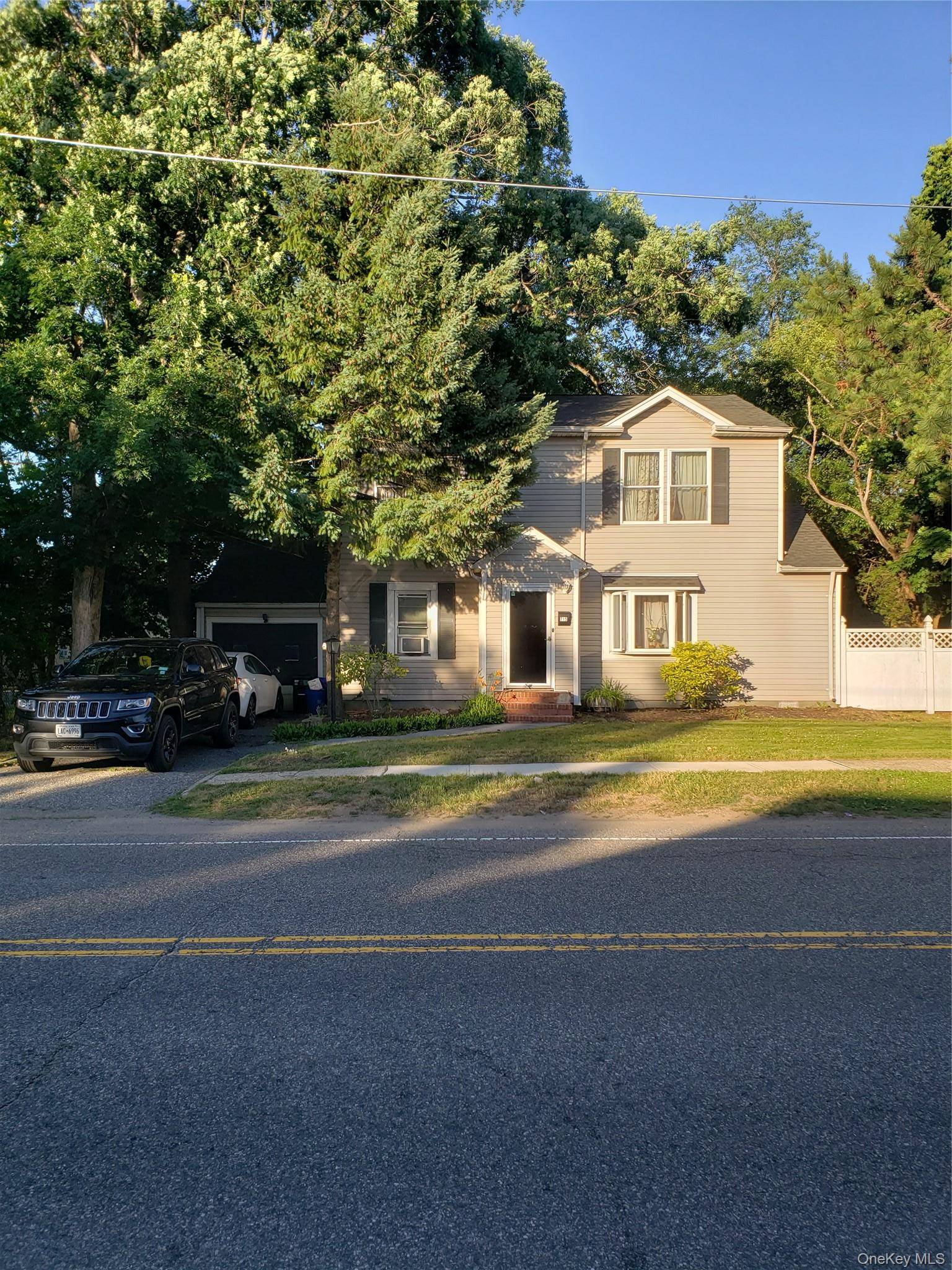 715 County Line RD, Amityville, NY 11701