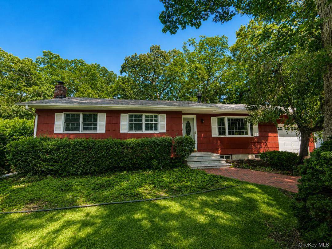 23 Flicker DR, Middle Island, NY 11953