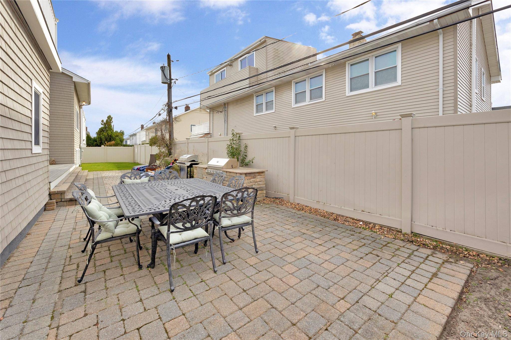 36 Prescott ST, Lido Beach, NY 11561