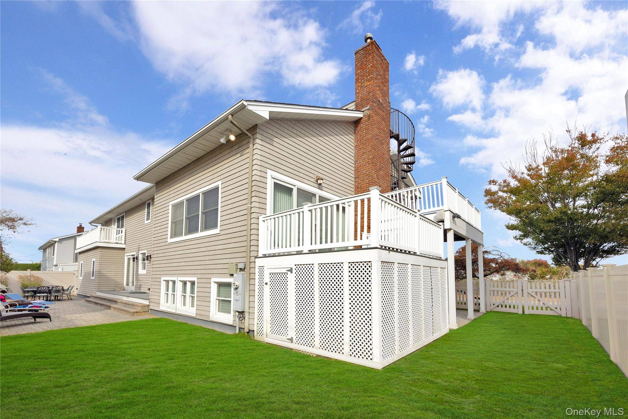 36 Prescott ST, Lido Beach, NY 11561