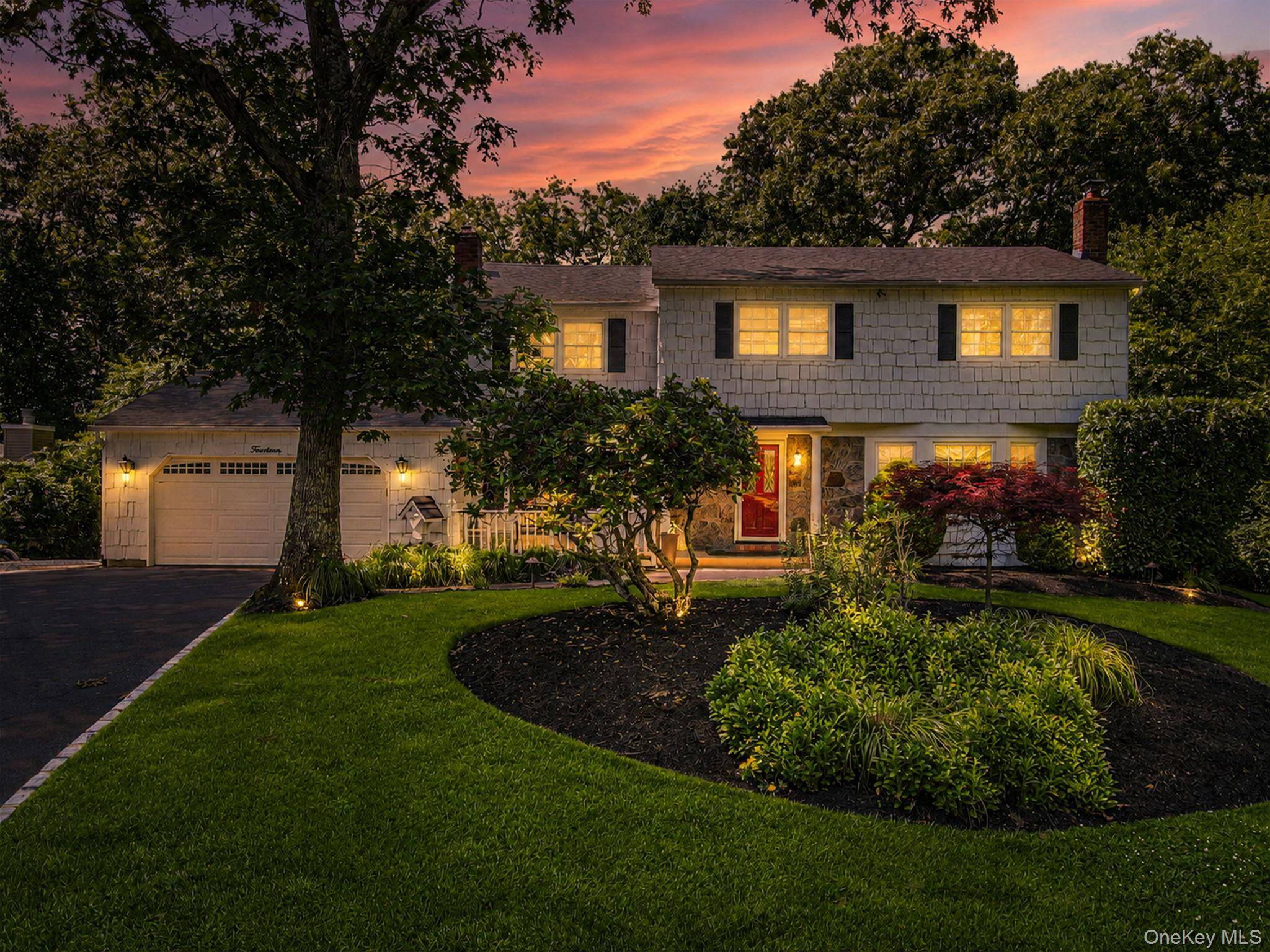 14 Sandpiper CT, Smithtown, NY 11787