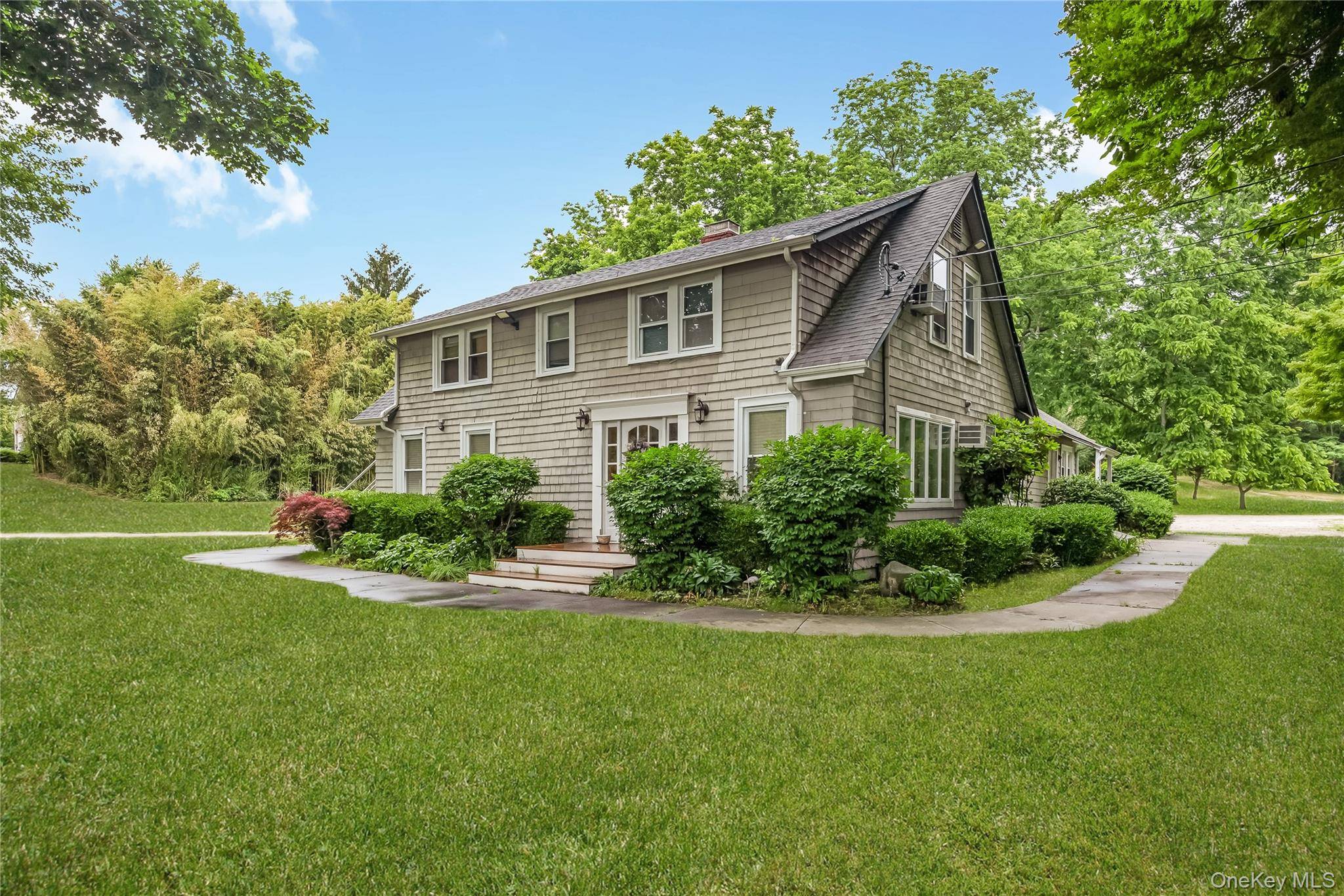 645 Middle Country RD, Middle Island, NY 11953
