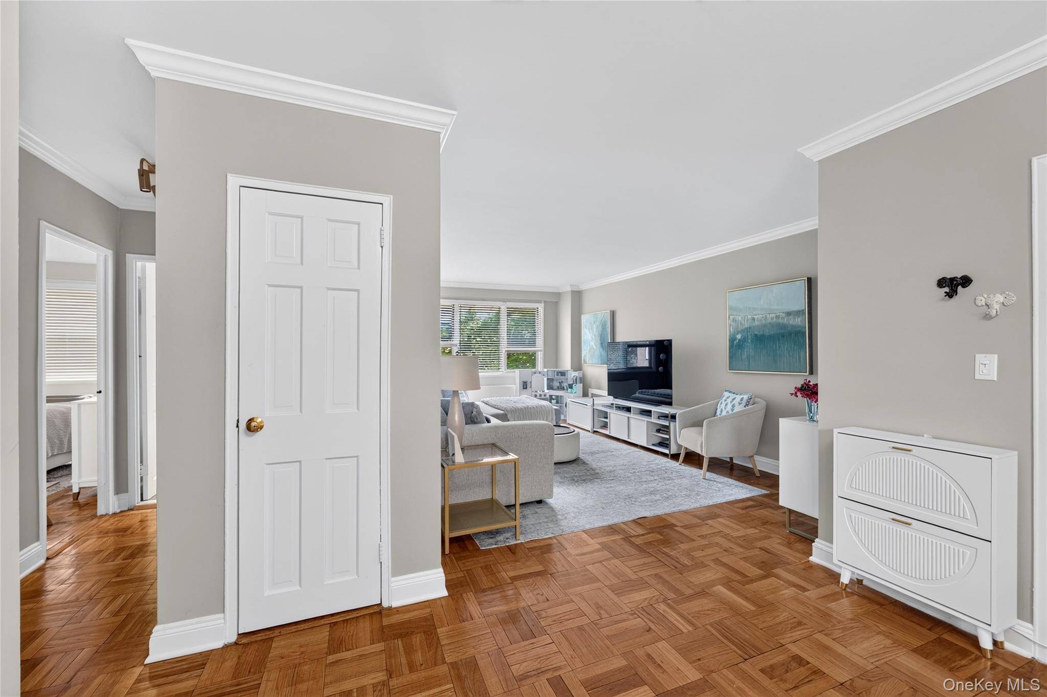 240 Garth RD #4H2, Scarsdale, NY 10583