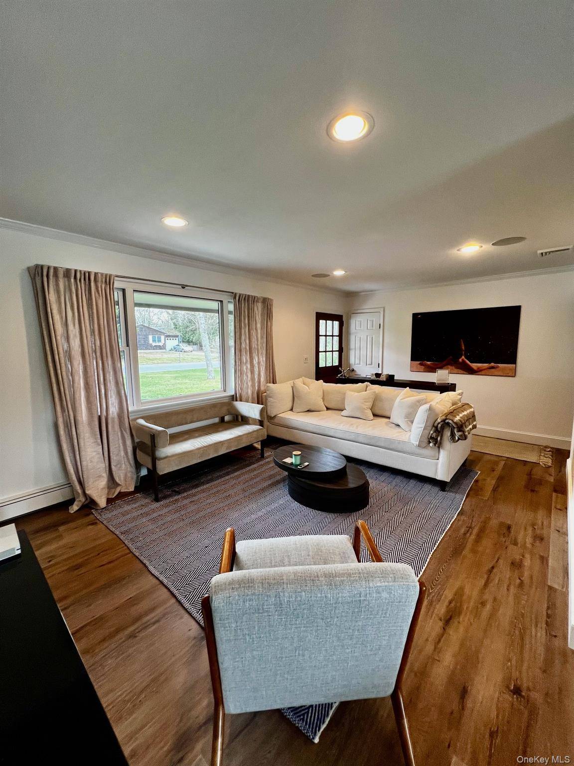 69 Rogers AVE, Westhampton Beach, NY 11978