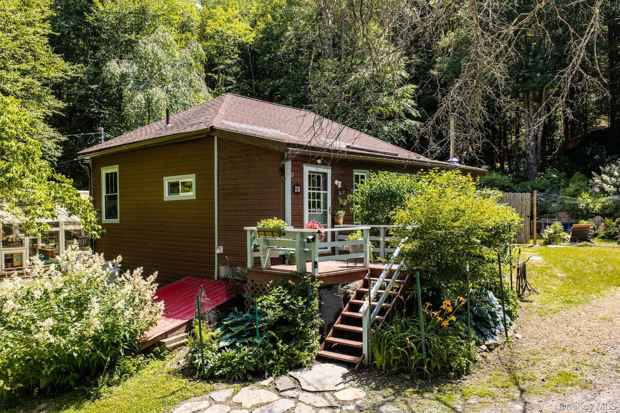 10 Church RD, Mountain Dale, NY 12763