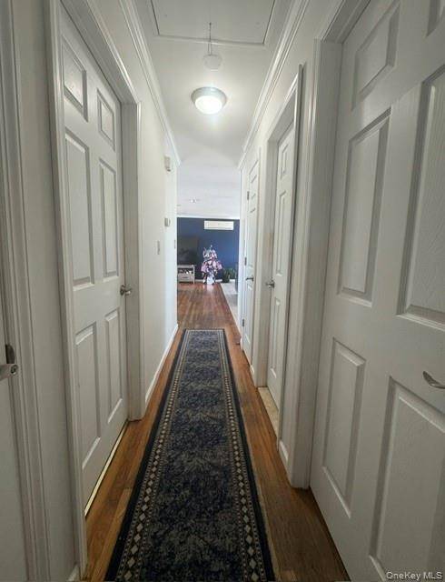 121 W Lake DR, Lindenhurst, NY 11757