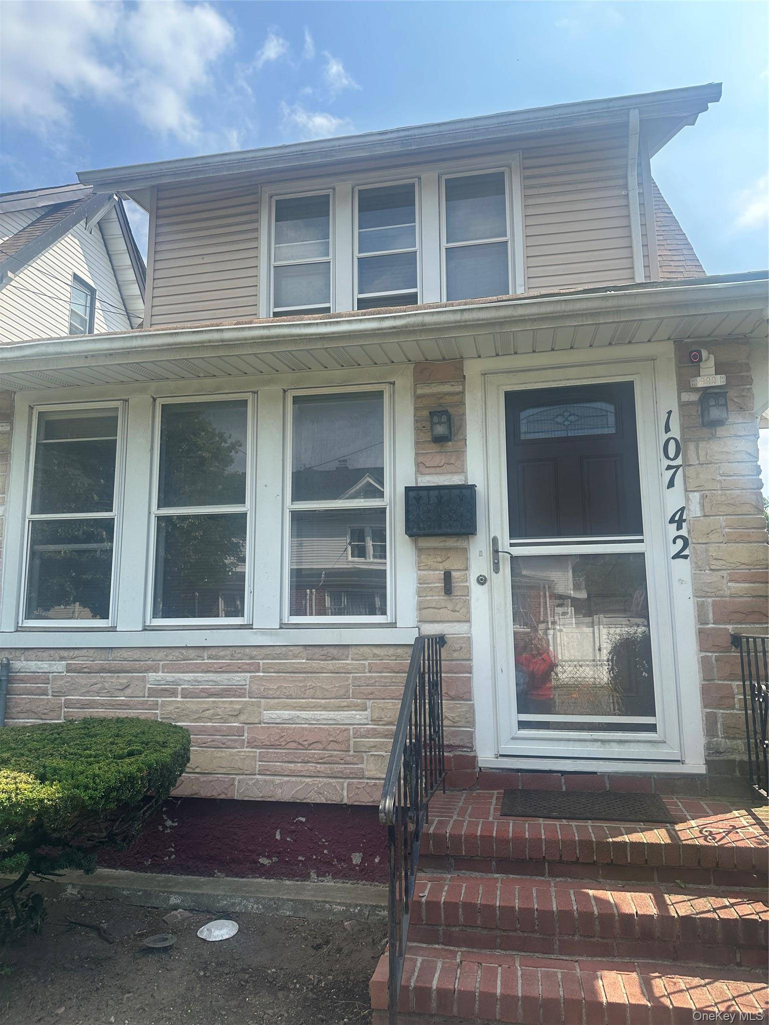 10742 Robard LN, Queens Village, NY 11429
