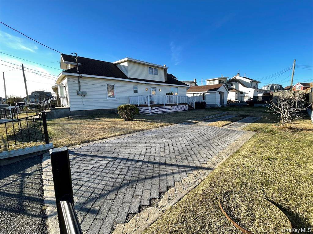 10 3rd ST, Rosedale, NY 11422