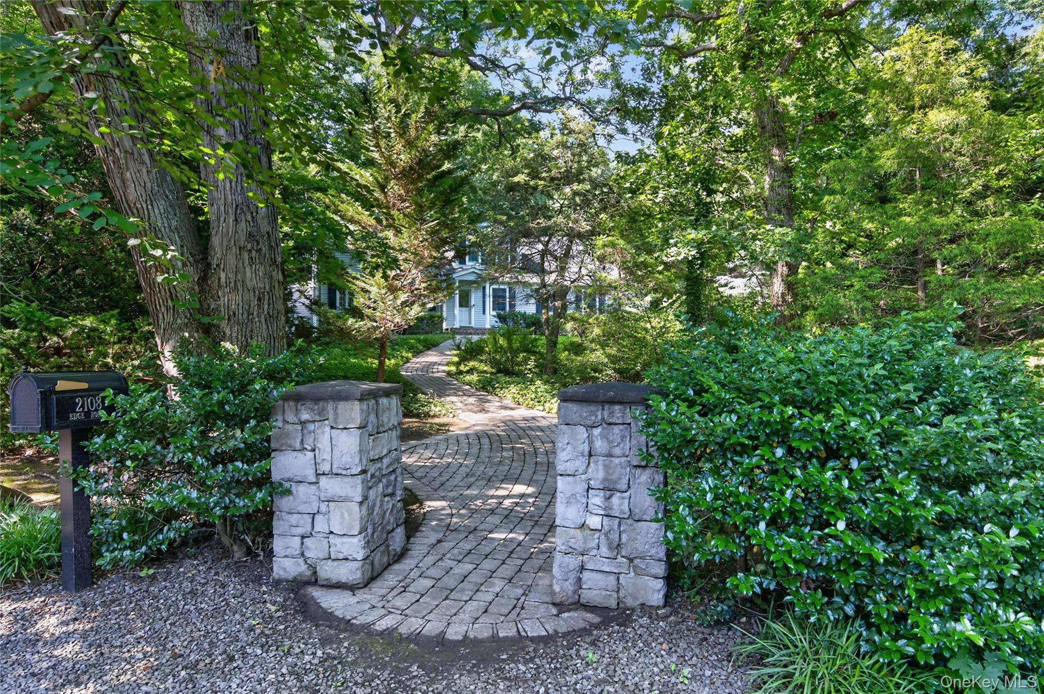 2108 Edge RD, Muttontown, NY 11791