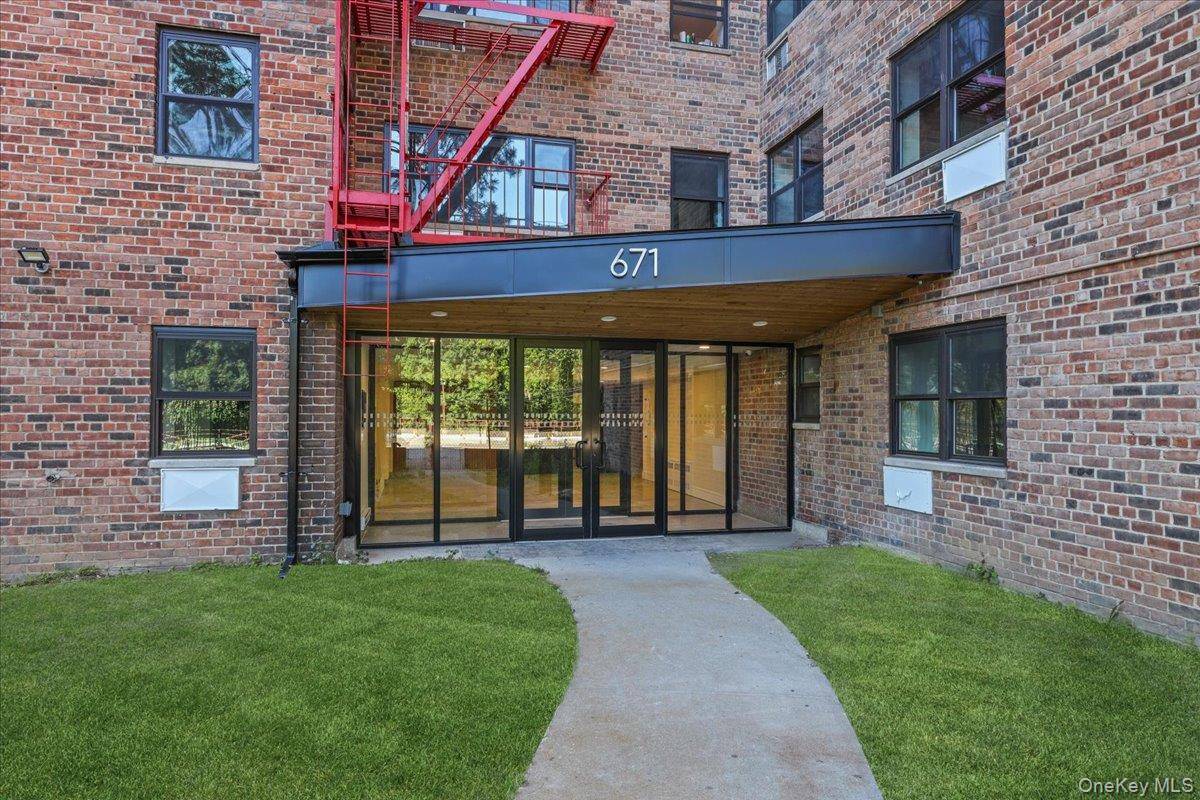 671 Bronx River Road #6C, Yonkers, NY 10704