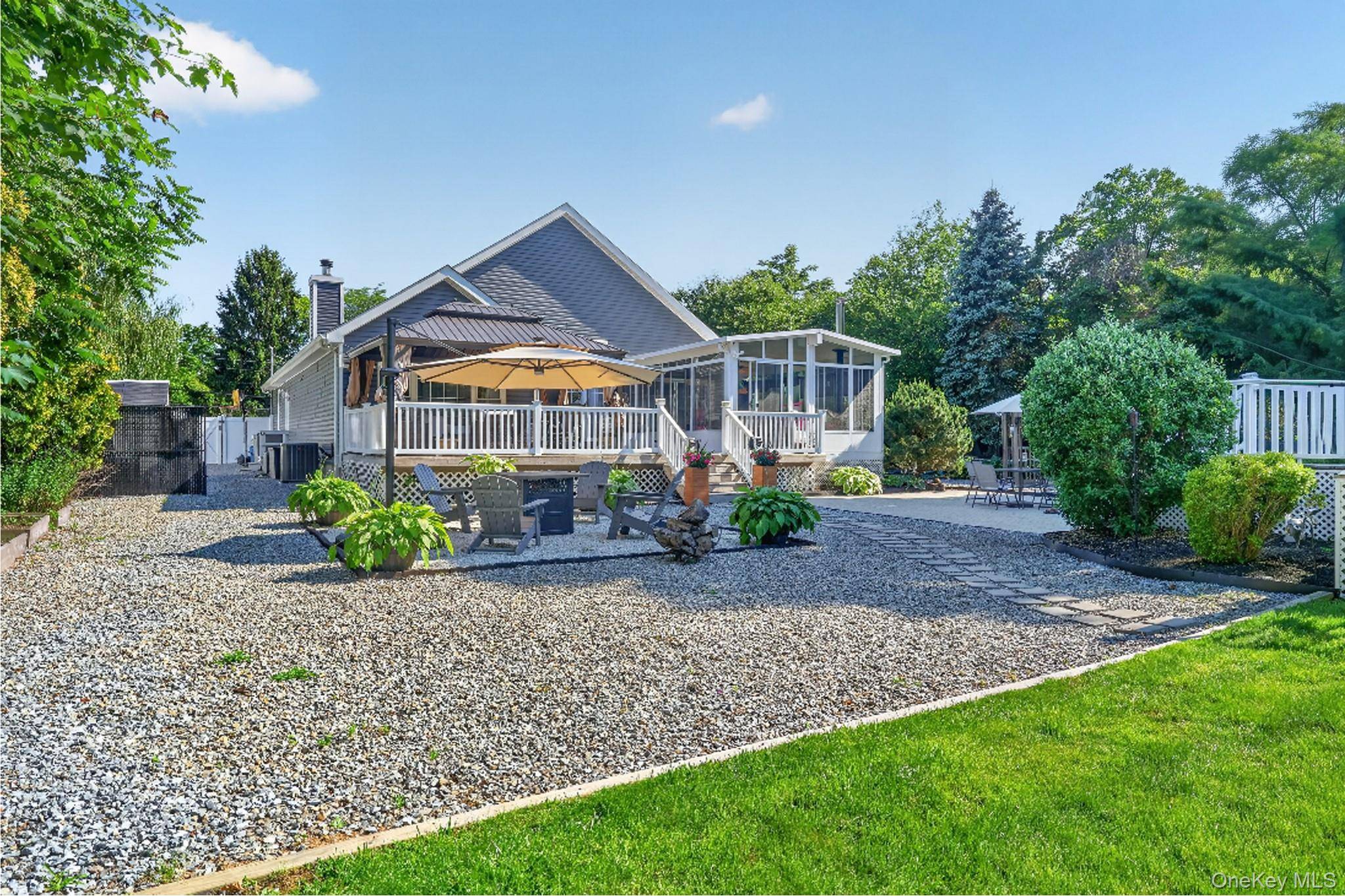 17 Woodlawn AVE, East Moriches, NY 11940