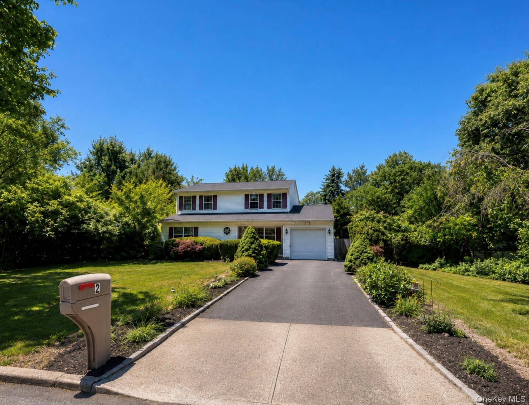 2 Peters LN, Port Jefferson Station, NY 11776
