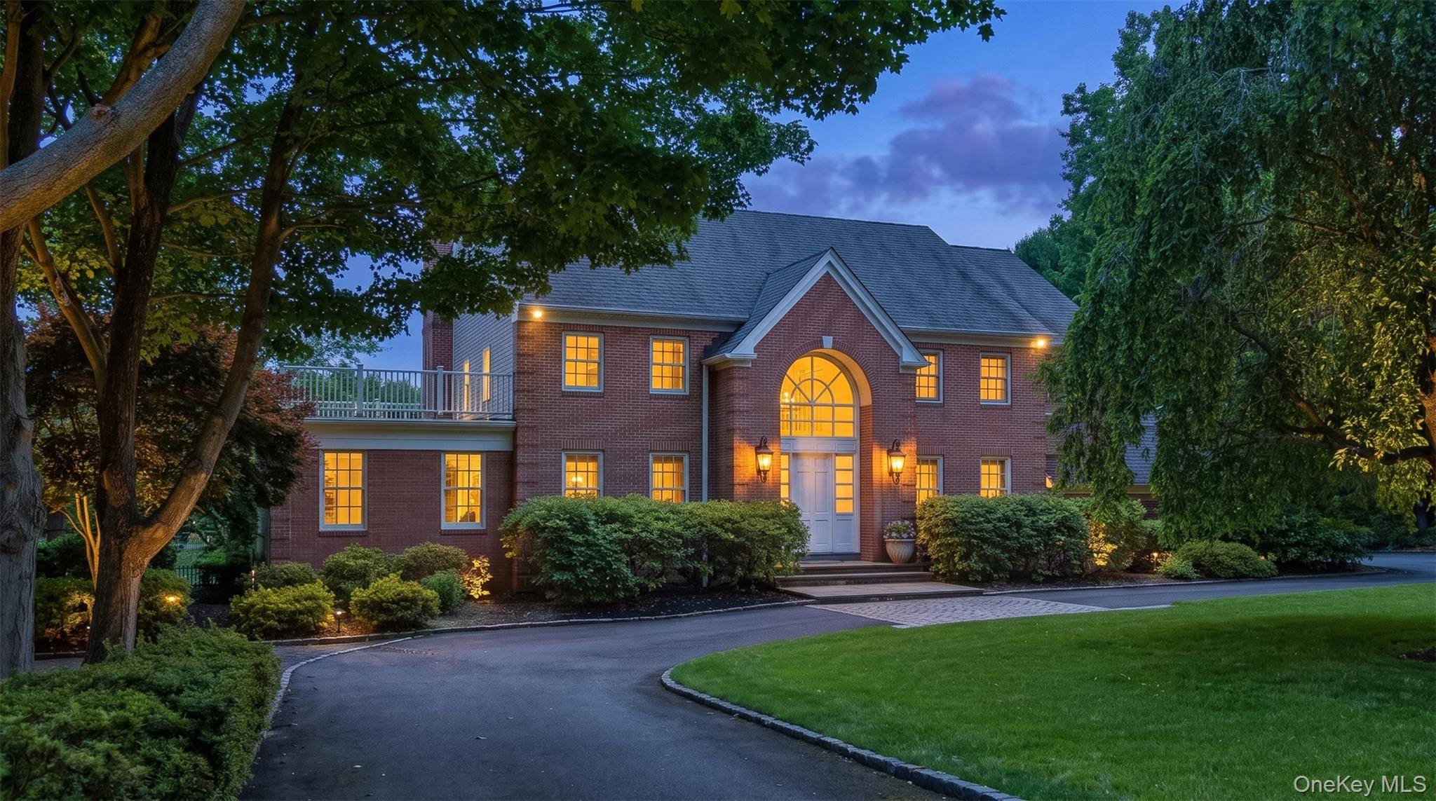 61 Linden LN, Upper Brookville, NY 11545