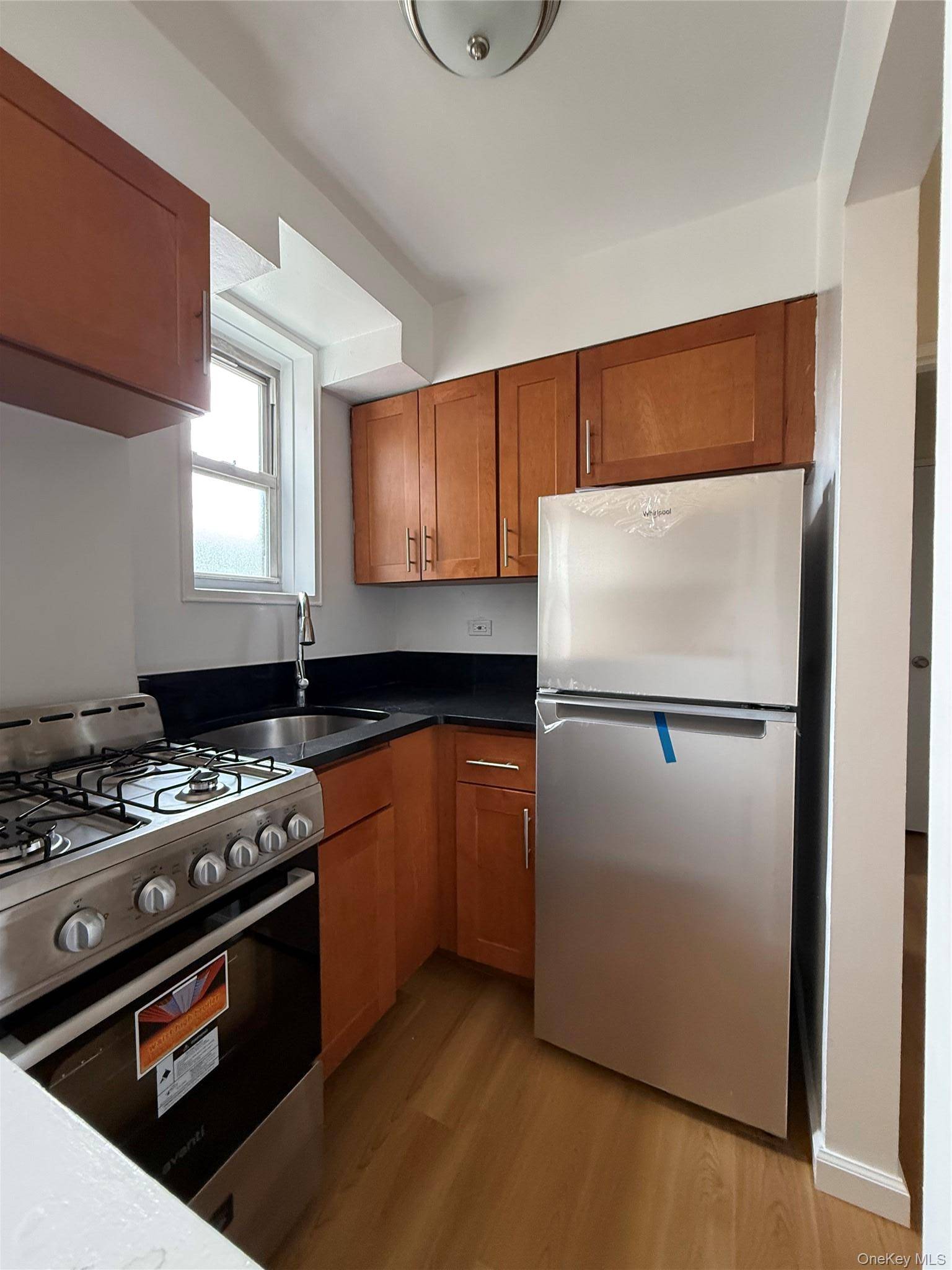 83-36 Beverly RD #5B, Kew Gardens, NY 11415