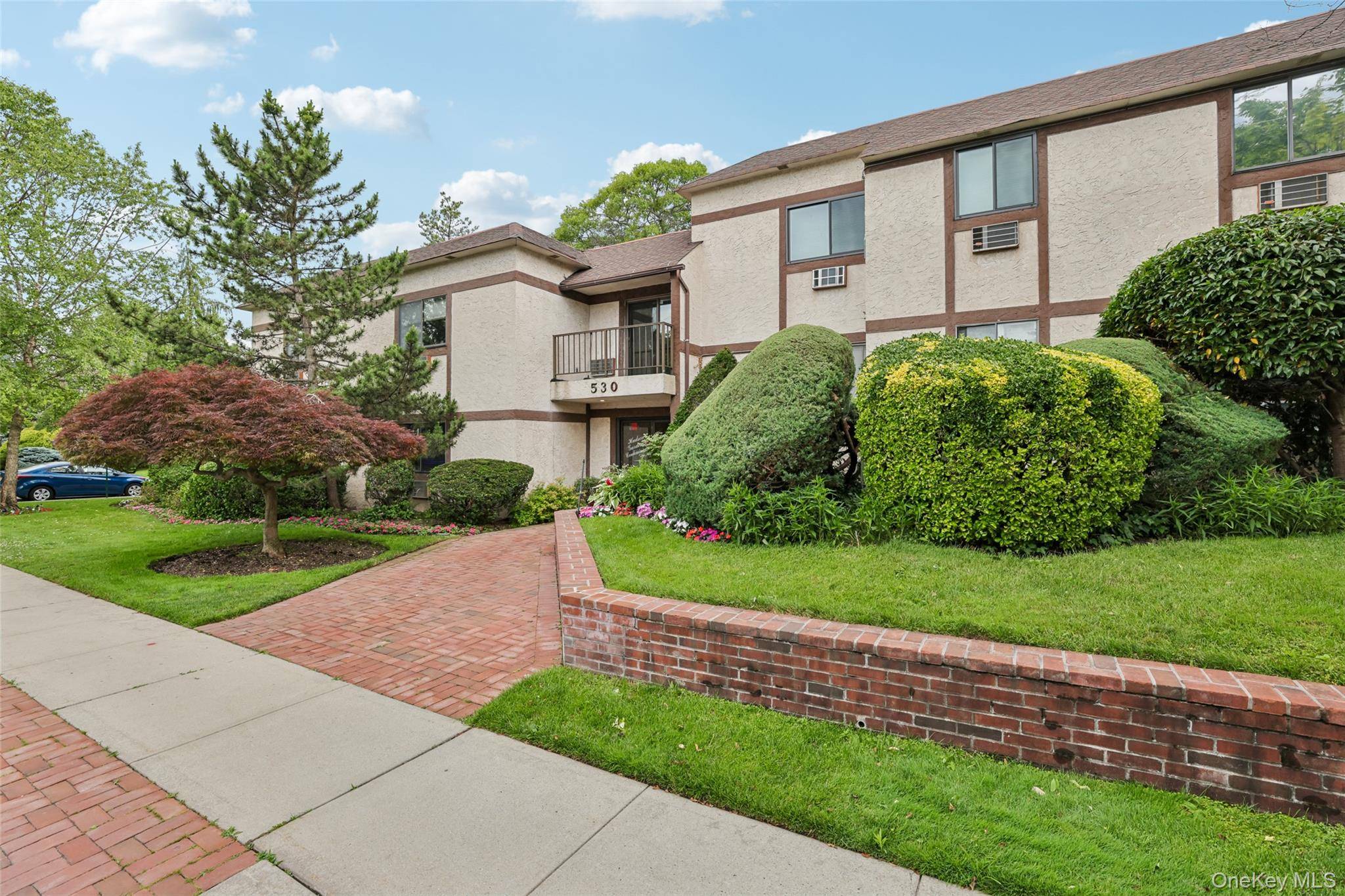 530 Hudson AVE, Cedarhurst, NY 11516