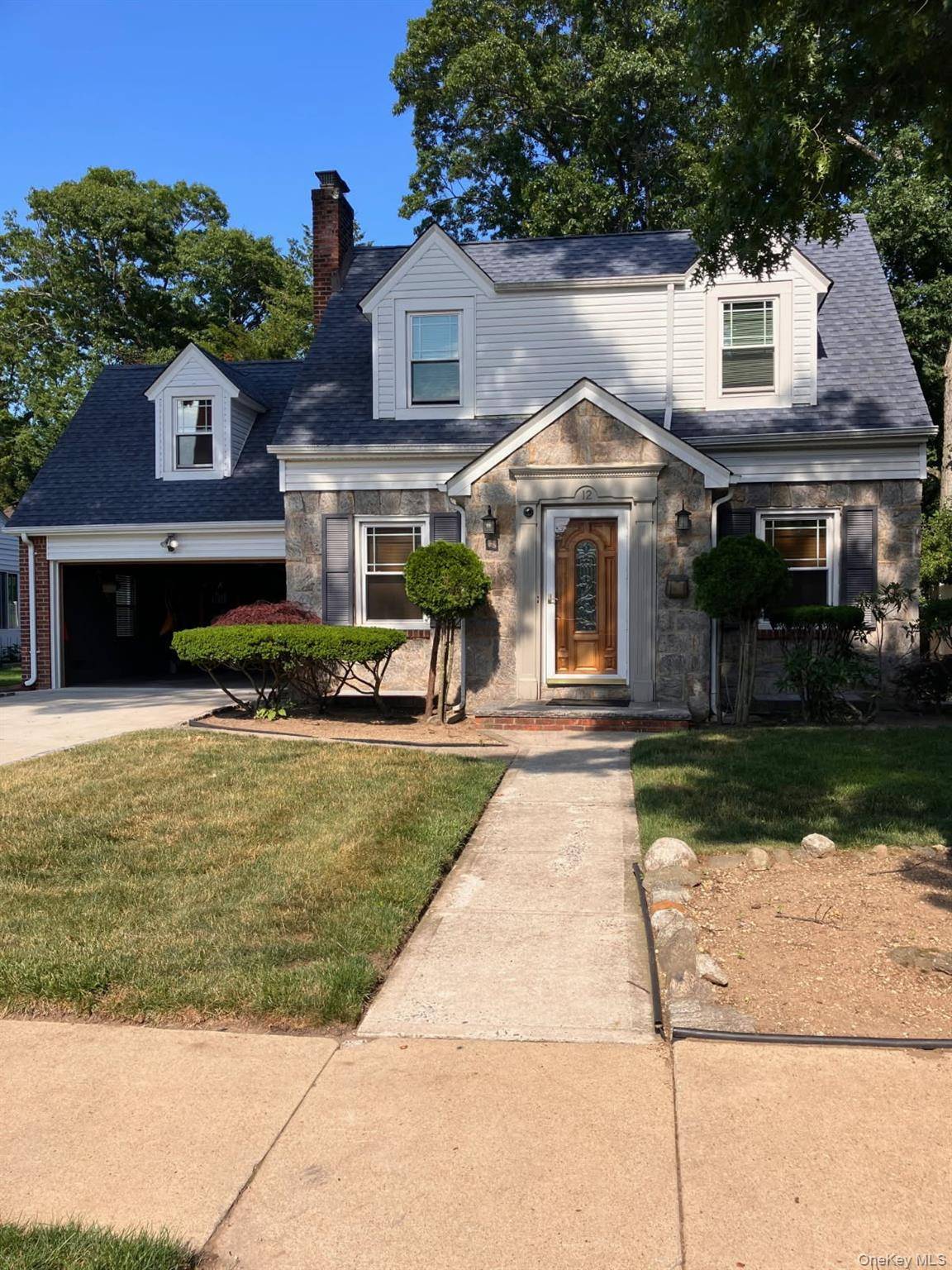 12 Maryland AVE, Freeport, NY 11520