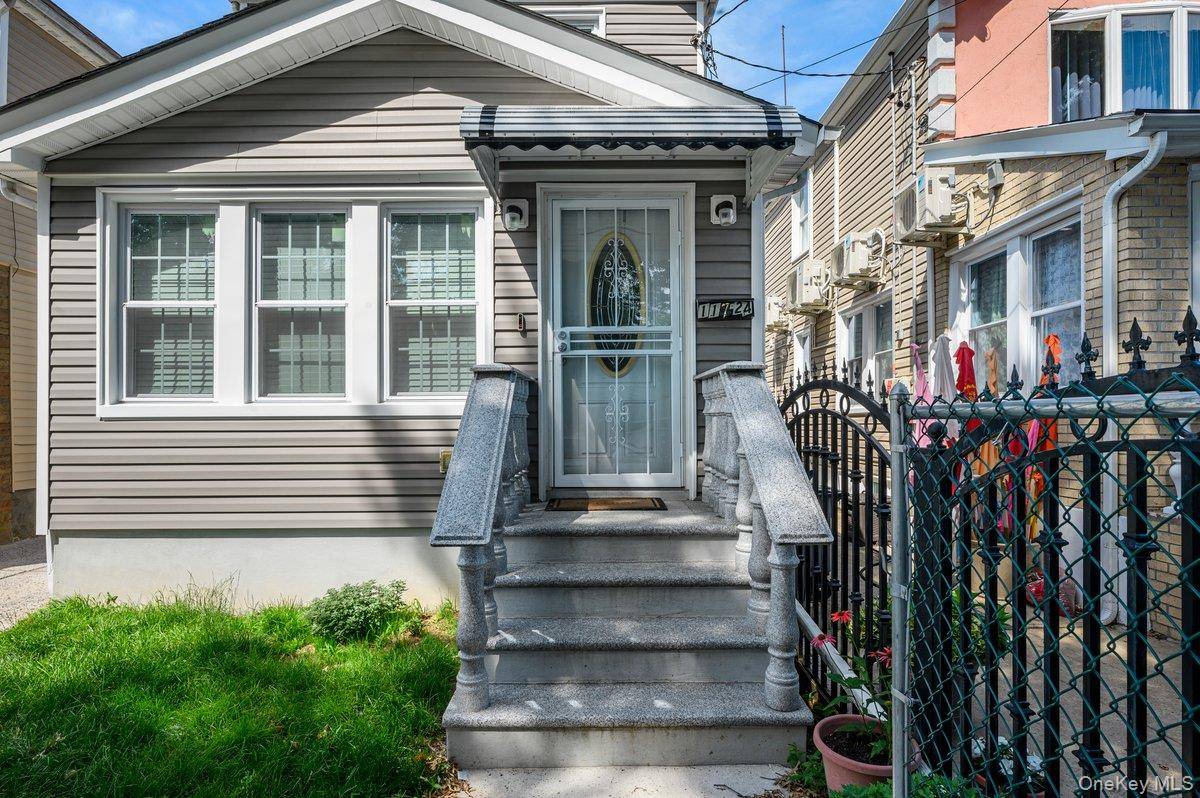 11724 193rd ST, Saint Albans, NY 11412
