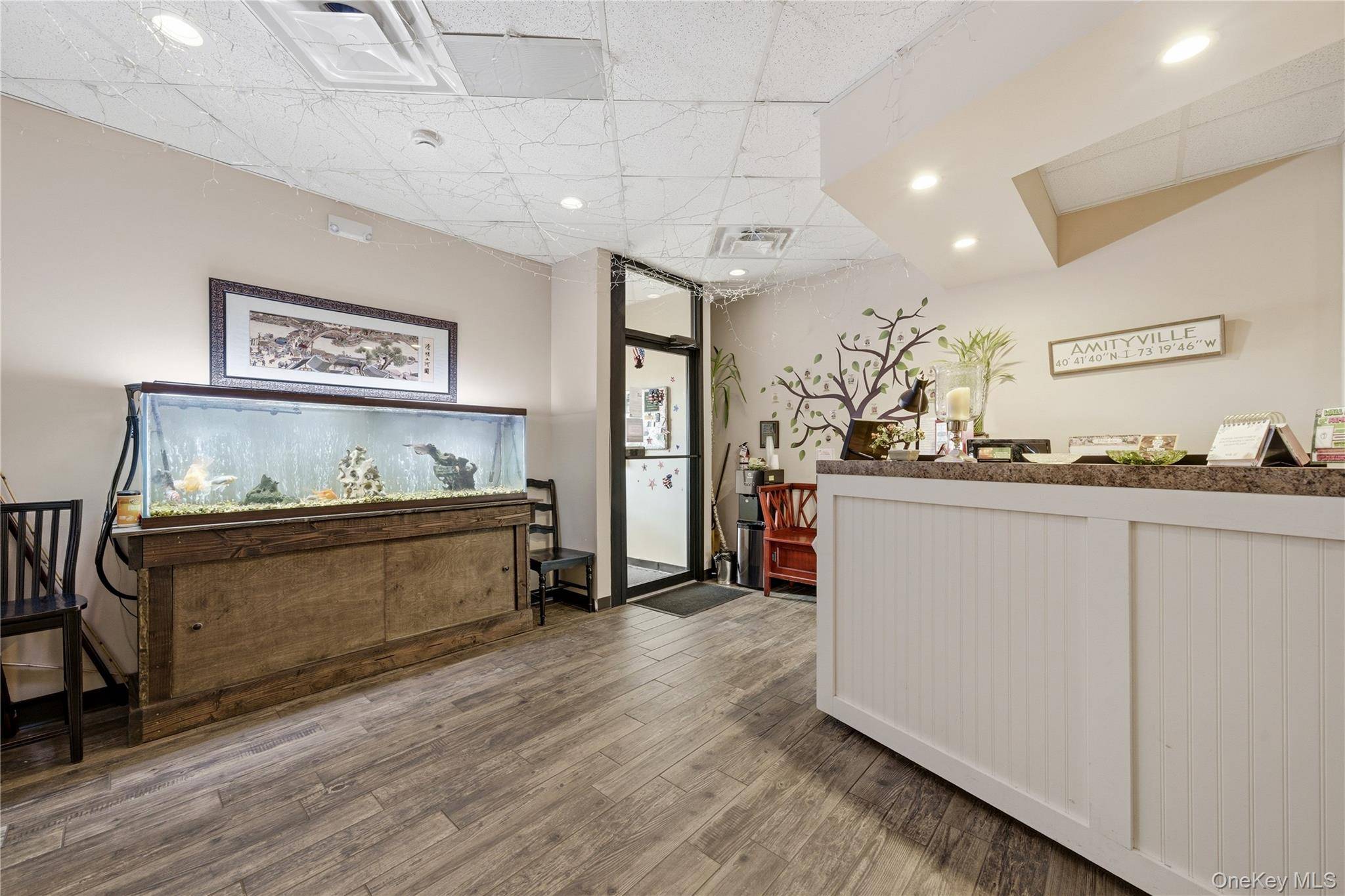 209 Broadway, Amityville, NY 11701