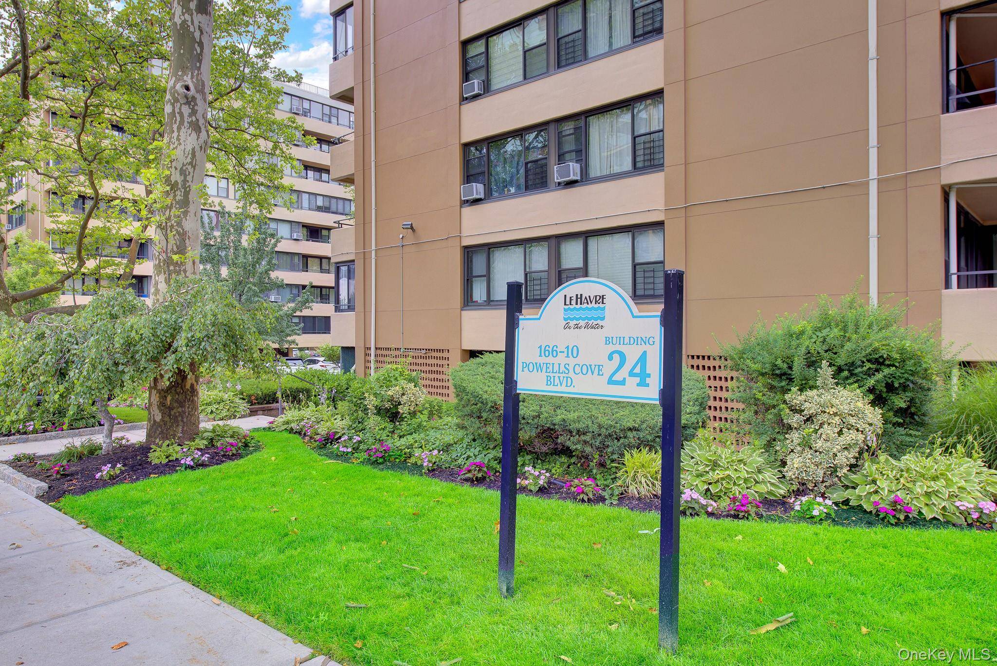 166-10 Powells Cove BLVD #2C, Whitestone, NY 11357