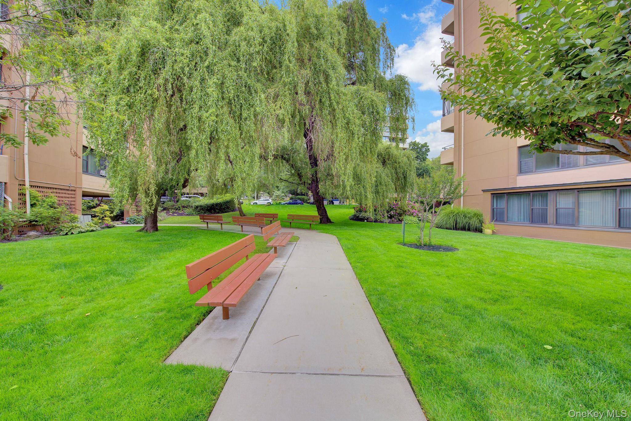 166-10 Powells Cove BLVD #2C, Whitestone, NY 11357