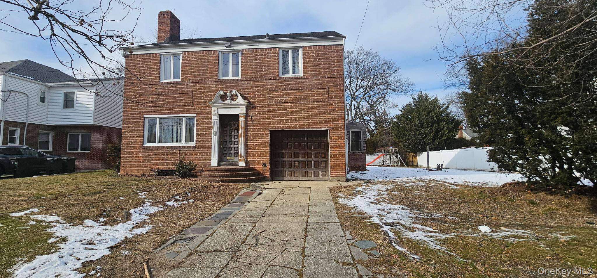 770 W Broadway, Woodmere, NY 11598