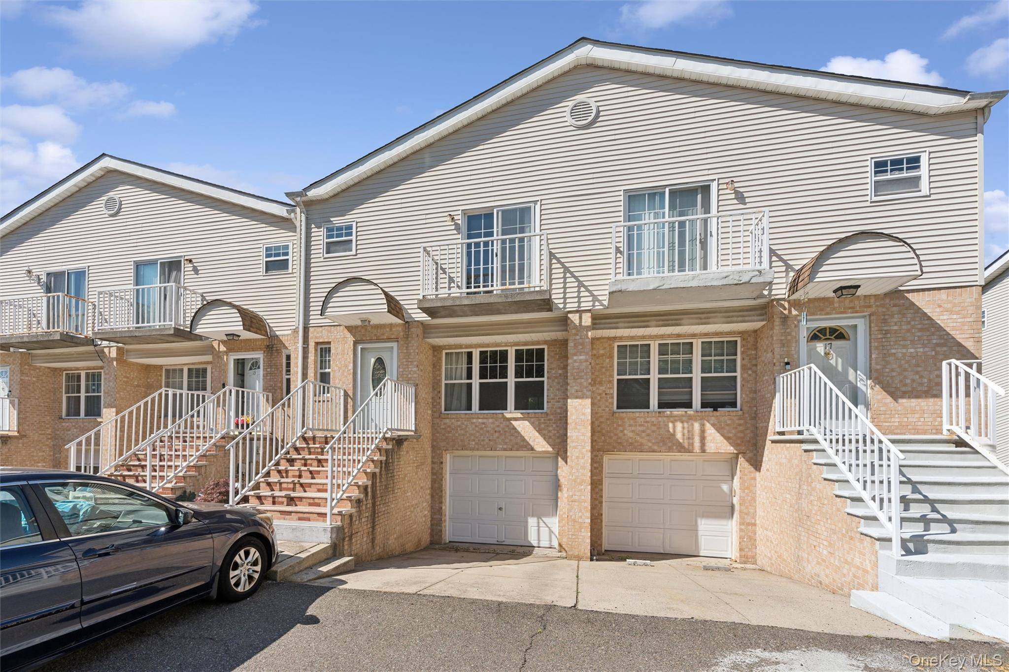 1601 Johnson AVE #16, Elmont, NY 11003
