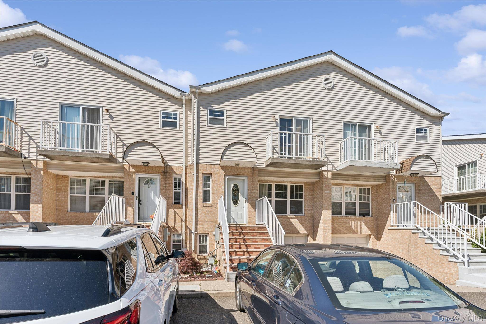1601 Johnson AVE #16, Elmont, NY 11003