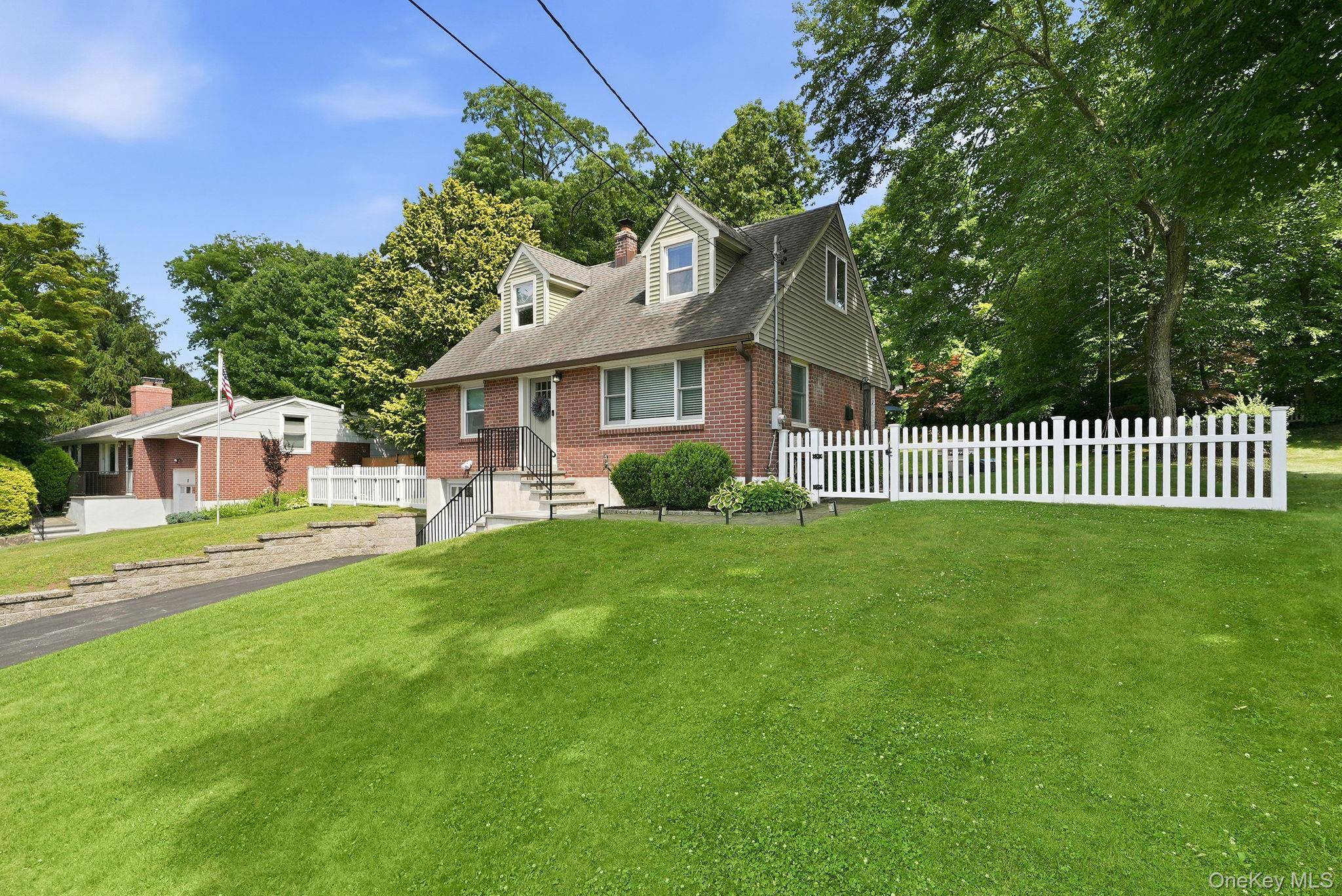 12 Logwynn LN, Cortlandt Manor, NY 10567