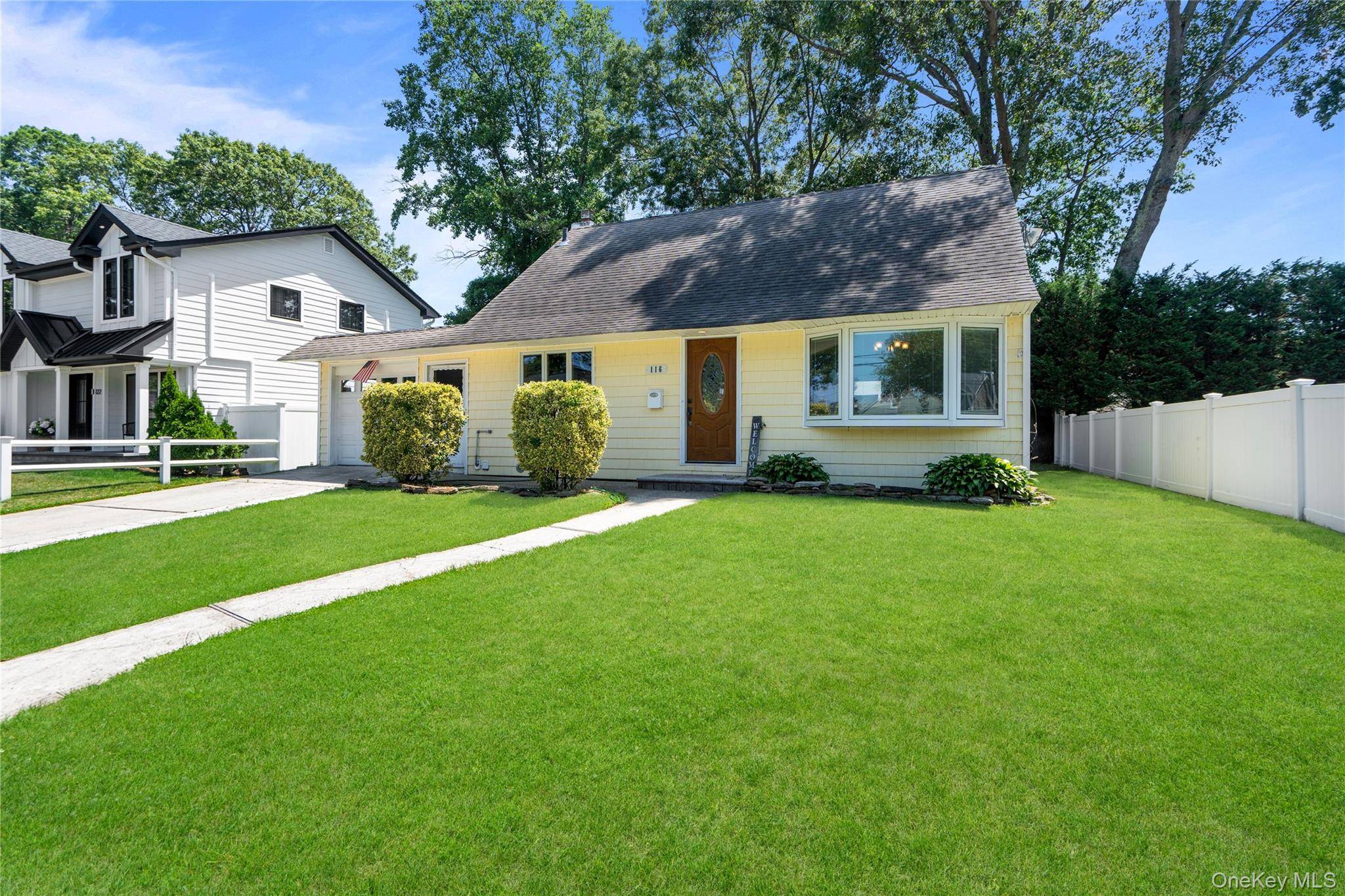 116 Spruce ST, Massapequa Park, NY 11762