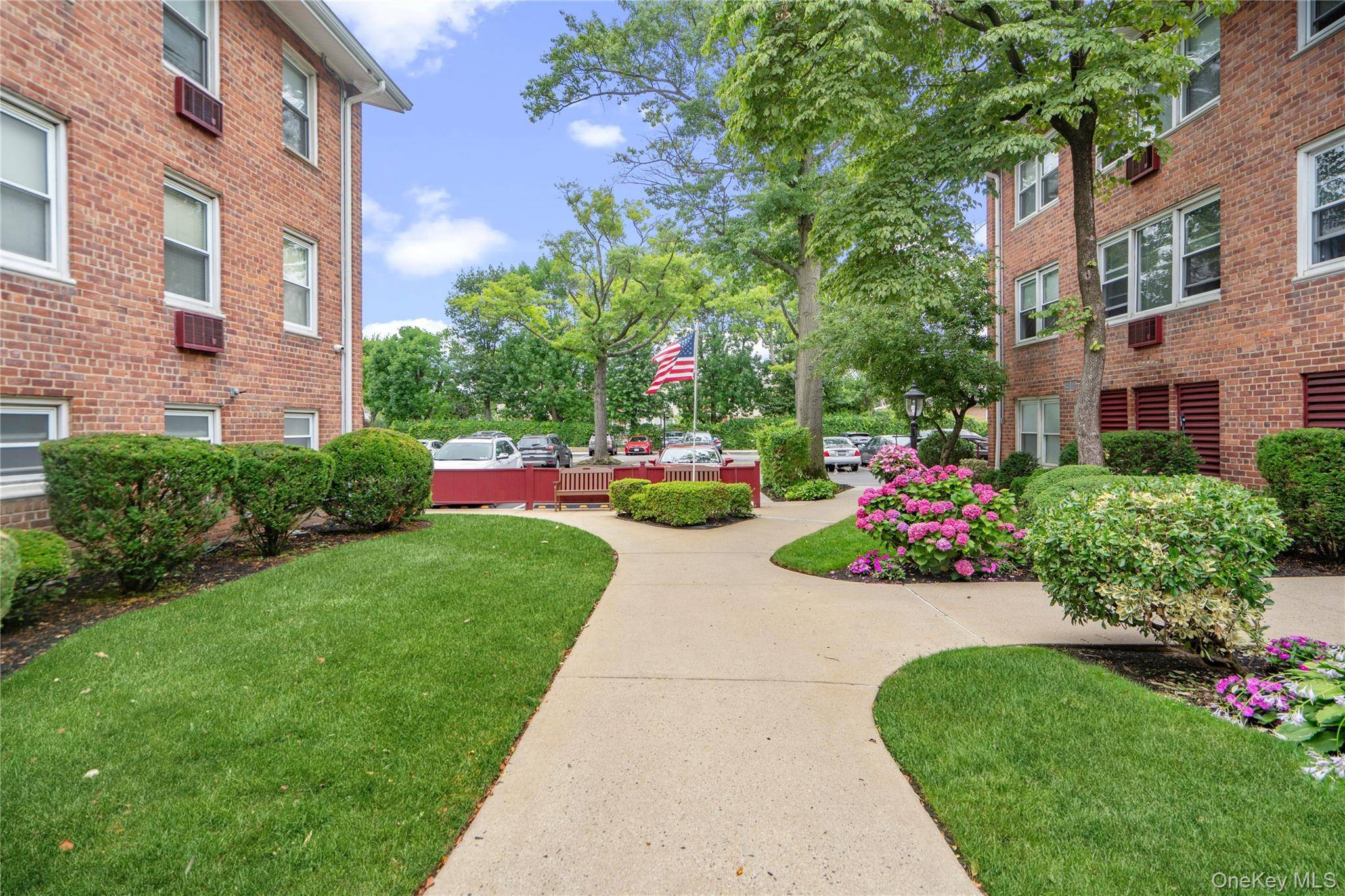 61 Maine AVE #F15, Rockville Centre, NY 11570